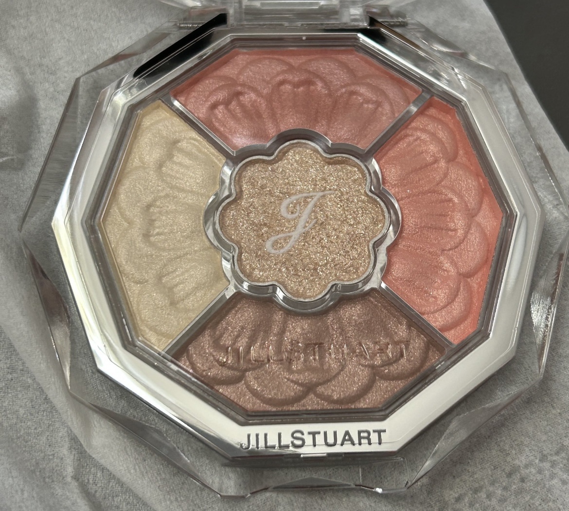 ジルスチュアート ブルームクチュール アイズ　ジュエルドブーケ 13 sunflower coral/JILL STUART/アイシャドウパレットを使ったクチコミ（2枚目）