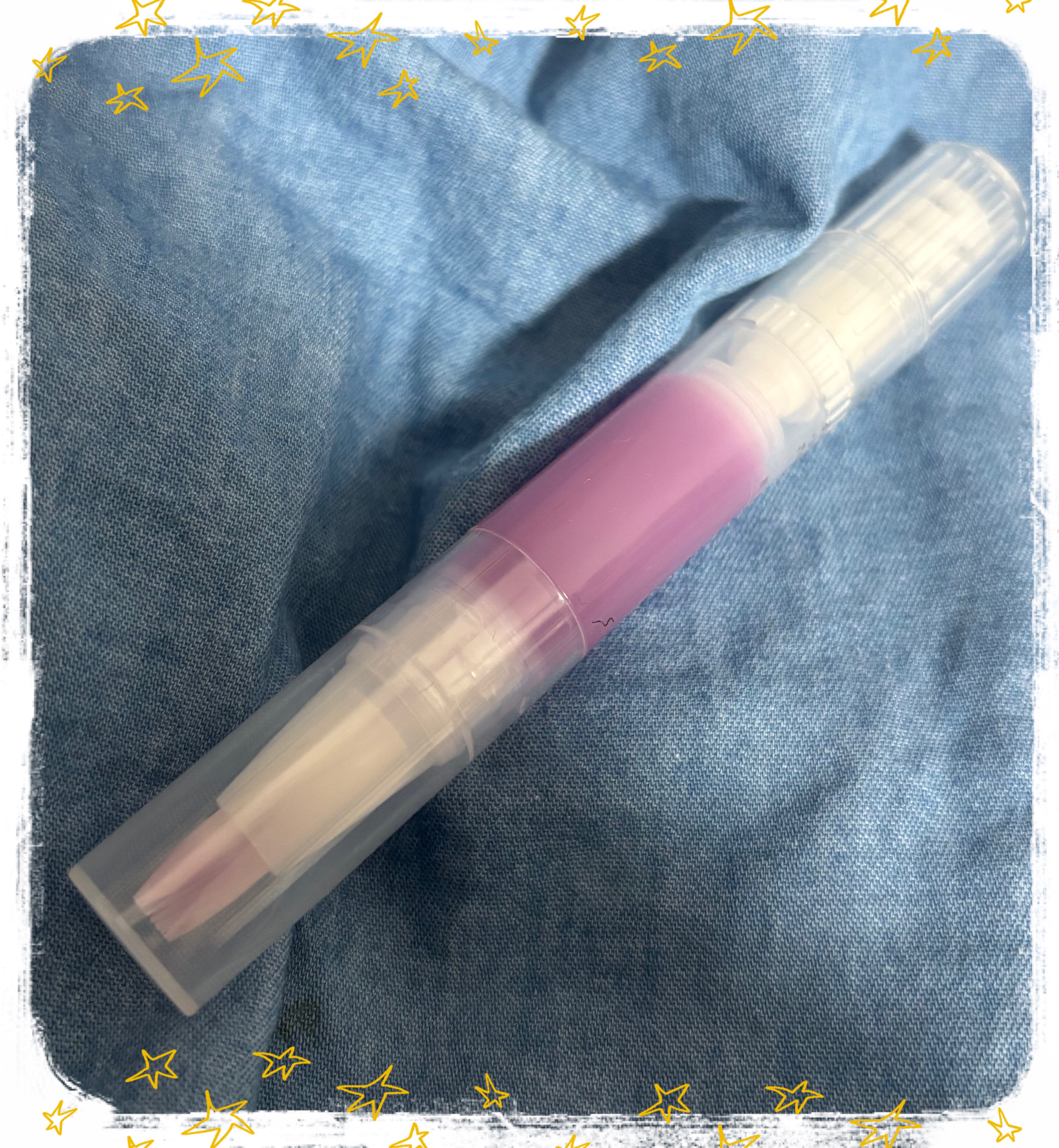 無印良品 ネイルケアオイル　ラベンダー＆オレンジの香りのクチコミ「爪と甘皮にスッとなじんで、ベタつかずしっかり保湿してくれるオイル💅✨
使い続けると爪がふっくら.....」（1枚目）