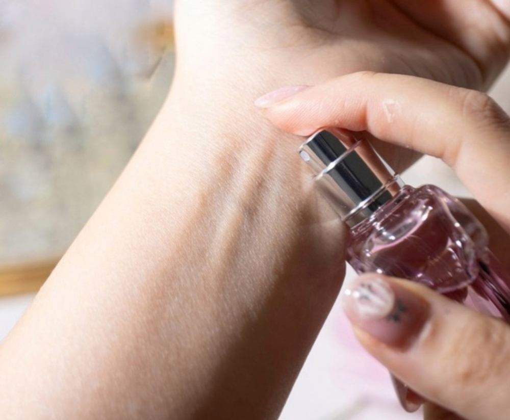 ラ プティット ローブ ノワール オーデパルファン/GUERLAIN/香水(レディース)を使ったクチコミ（2枚目）