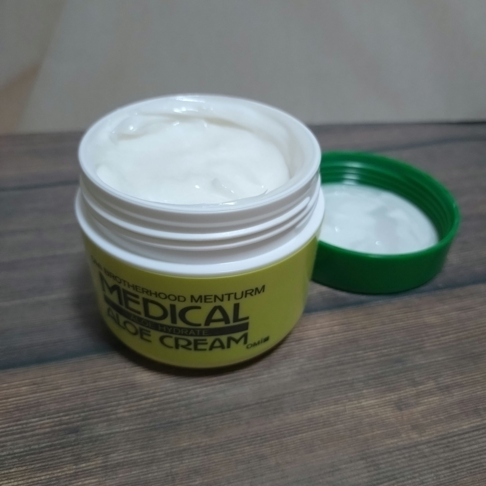 近江兄弟社メンターム 薬用アロエクリーム/近江兄弟社/ボディクリームを使ったクチコミ（2枚目）