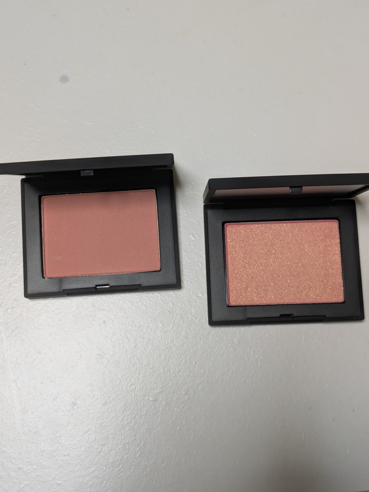 sayaka on LIPS 「久しぶりにNARSのチークを購入しました😍アイコニックブラッシ..」(2枚目)