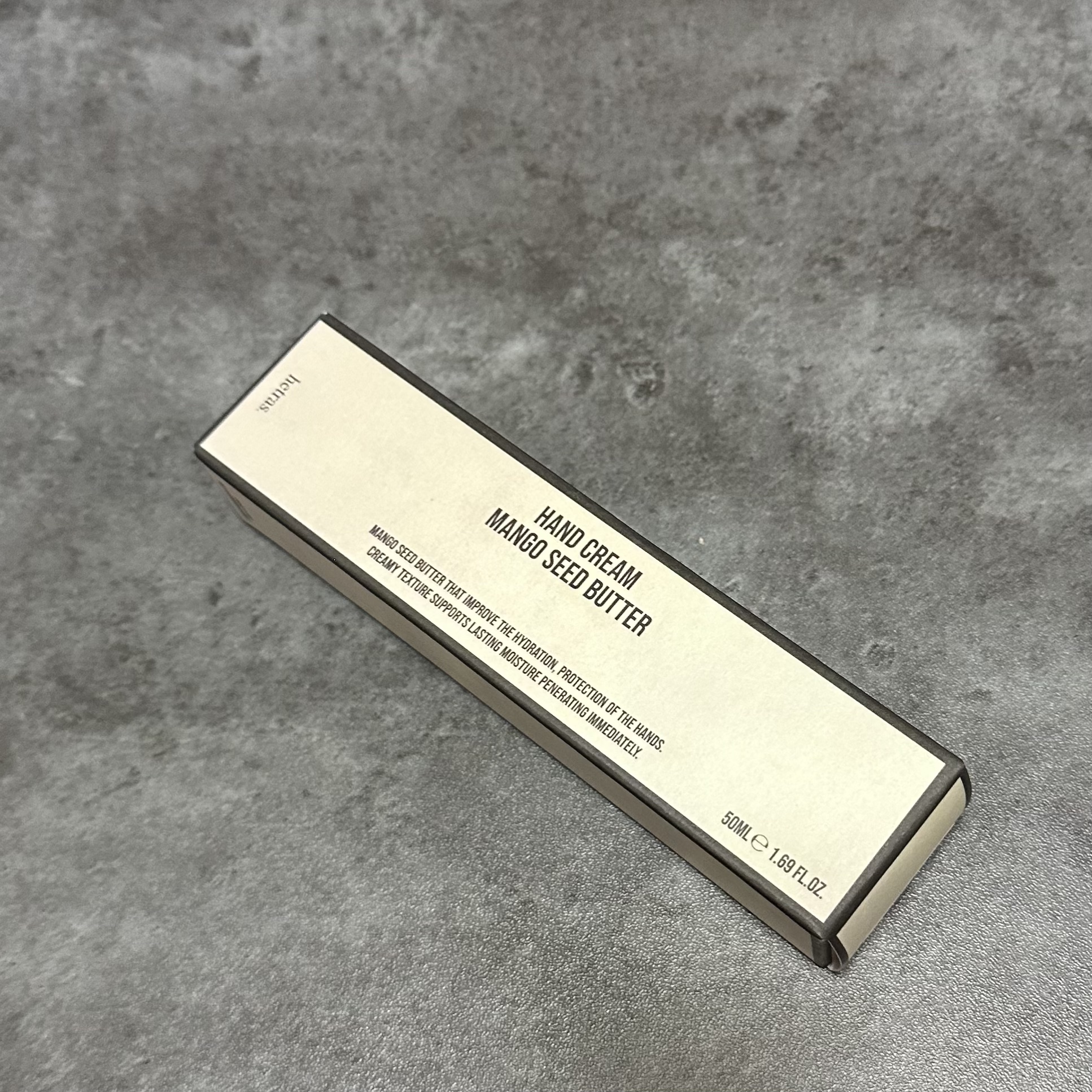 パフュームシルキーハンドクリーム/hetras/ハンドクリームを使ったクチコミ（3枚目）