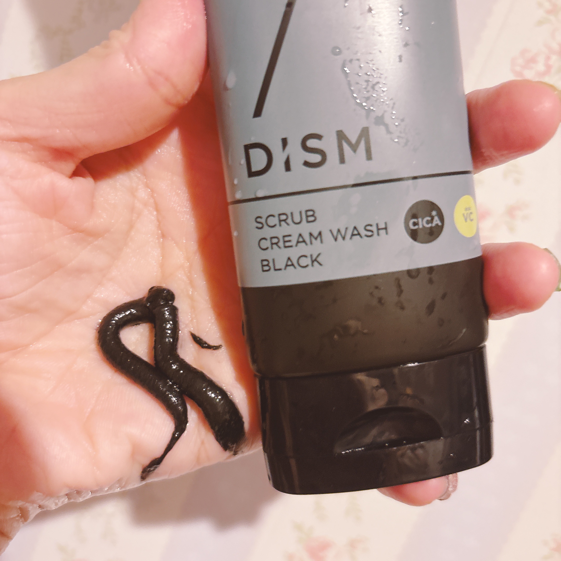 ディズム　スクラブクリームウォッシュ ブラック/DISM/洗顔フォームを使ったクチコミ（3枚目）