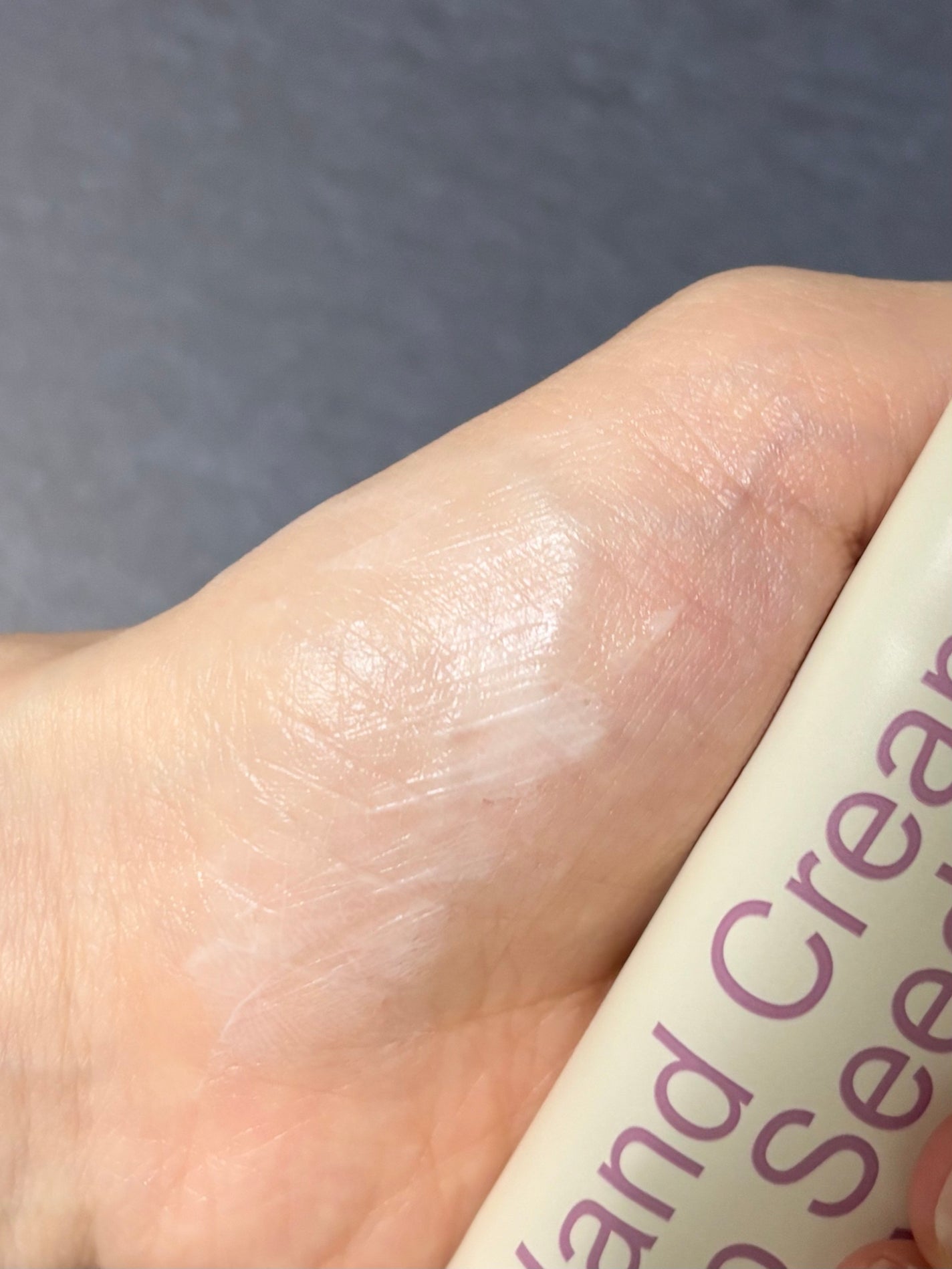 ヘトラス マンゴーシードバター パフューム ハンドクリーム/hetras/ハンドクリームを使ったクチコミ(4枚目)