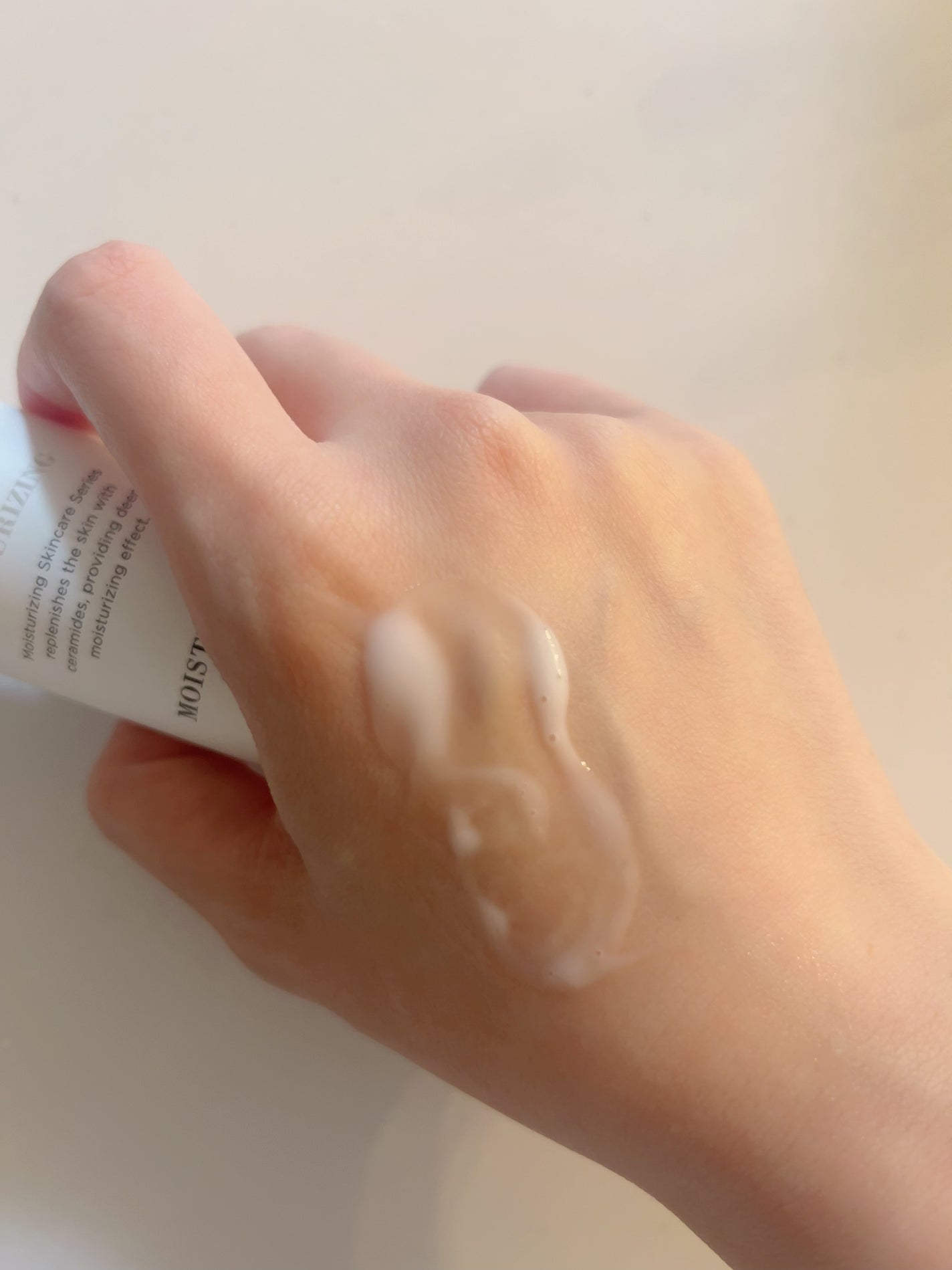 モイスチャライジングセラム/エトヴォス/美容液を使ったクチコミ(2枚目)