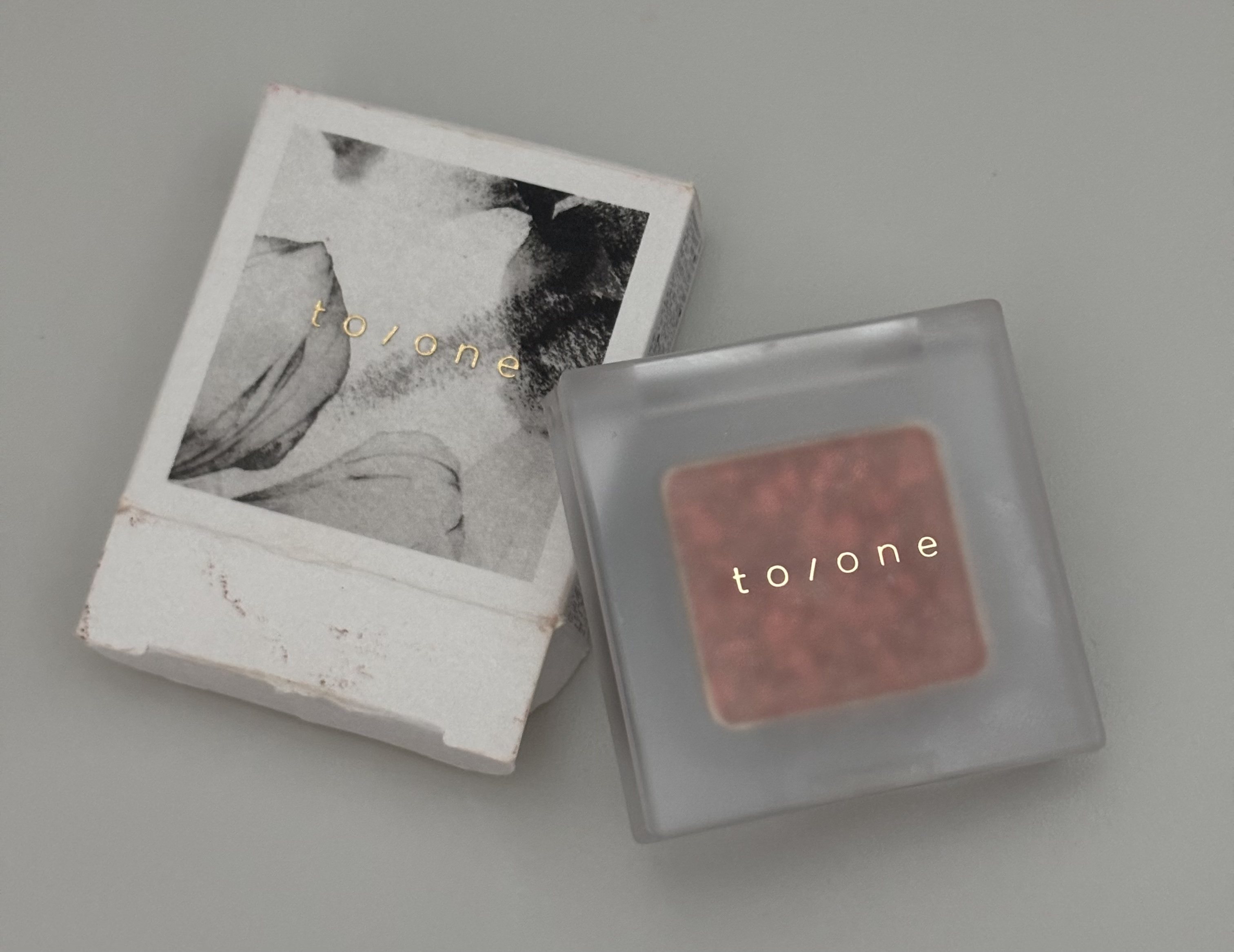 トーン ペタル アイシャドウ/to/one/アイシャドウパレットを使ったクチコミ（1枚目）