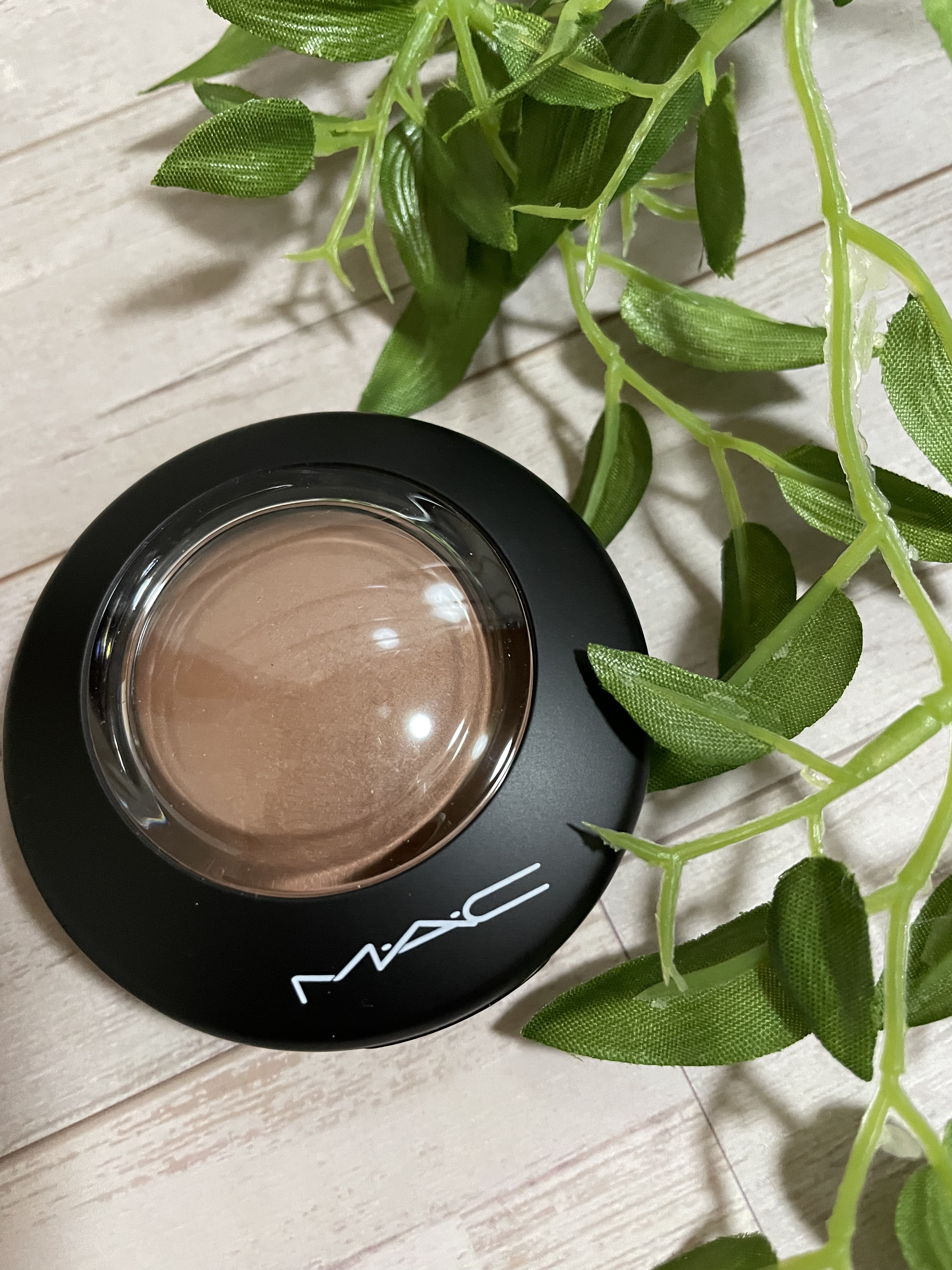 MAC
ミネラライズ ブラッシュ

☑︎ユーモアミー



こちらは仲良しで大好きな
がほこ（がほ）から頂きました。


これからの寒い時期に使いたくなる
可愛いチーク🩷

シーンを選ばず使えるし、
着るものや他のメイクの邪魔にならない
