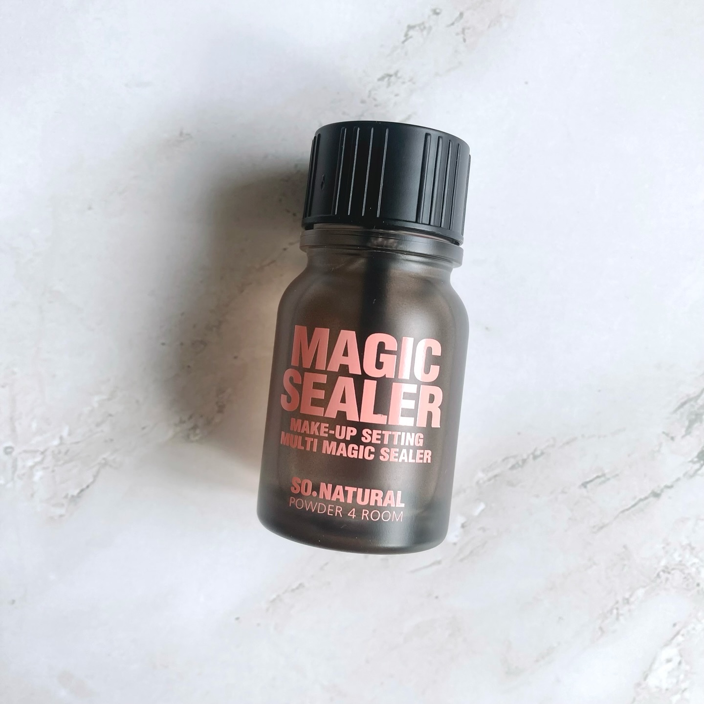 ⁡
so natural
メイクアップセッティングマルチマジックシーラー

⁡
YouTuberさんがおすすめしてて気になってたこれ´-
⁡
メイクの最後にすーっと引くだけで1日中落ちない!!
⁡
お水のようなさらっさらテクスチャーなので
