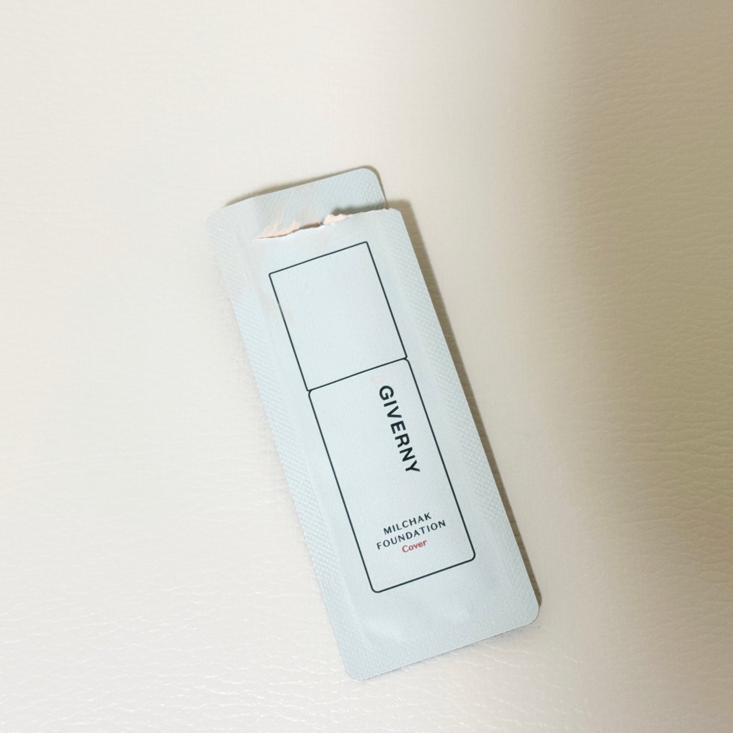 ジヴェルニー 密着カバーファンデーション/GIVERNY/リキッドファンデーションを使ったクチコミ(1枚目)