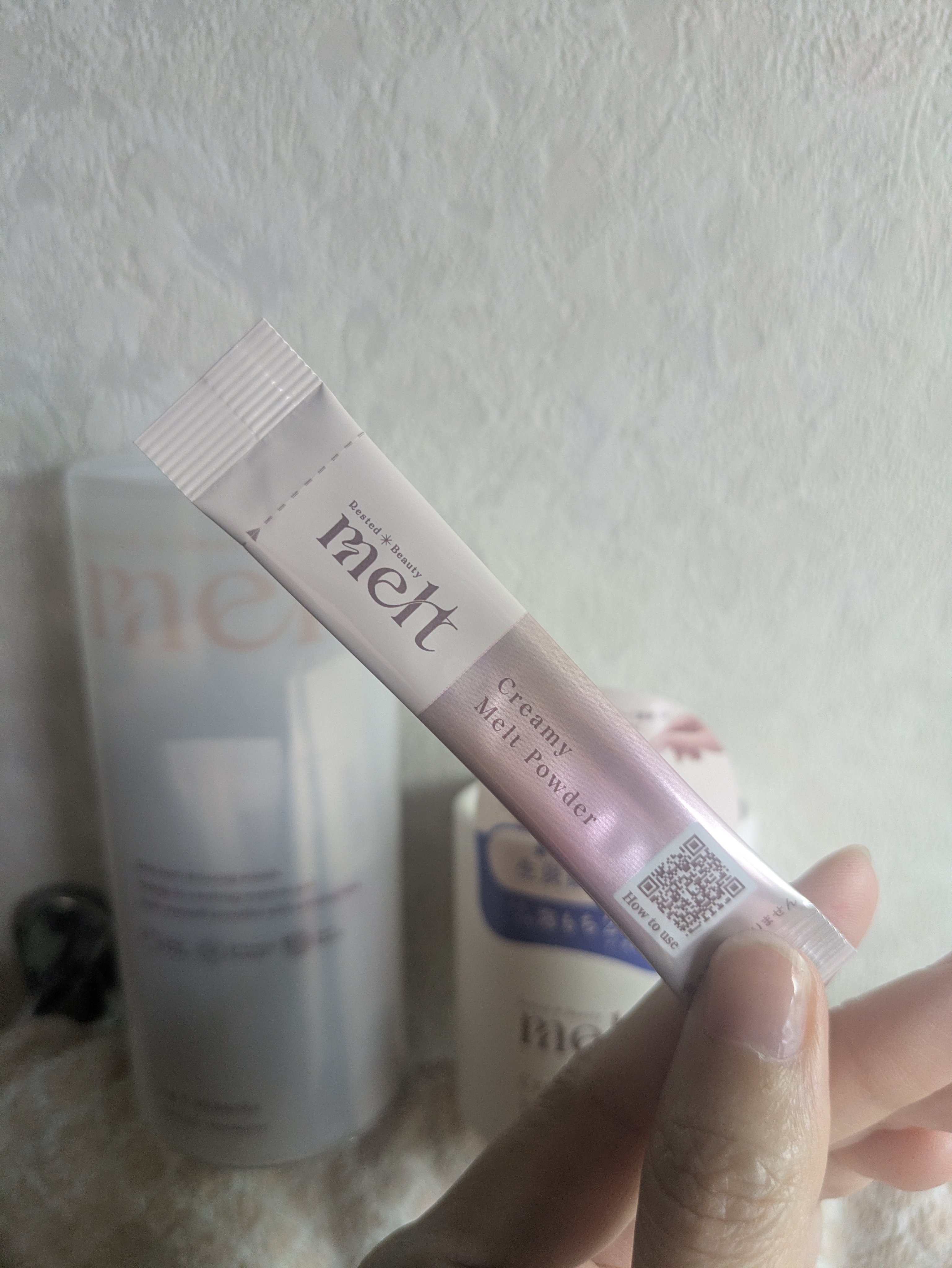 melt クリーミーメルトパウダーのクチコミ「meltクリーミーメルトパウダー1g×10包。
メルトの炭酸パウダー。
これは、手のひらに水を.....」（2枚目）