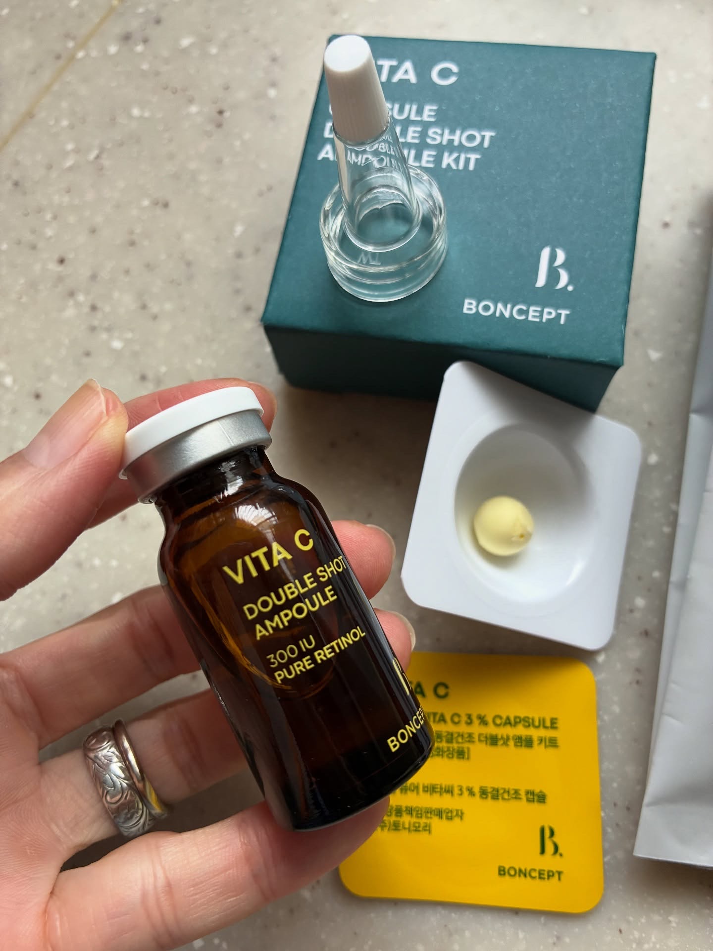 ビタC凍結乾燥ダブルショットアンプルキット/BONCEPT/美容液を使ったクチコミ（3枚目）