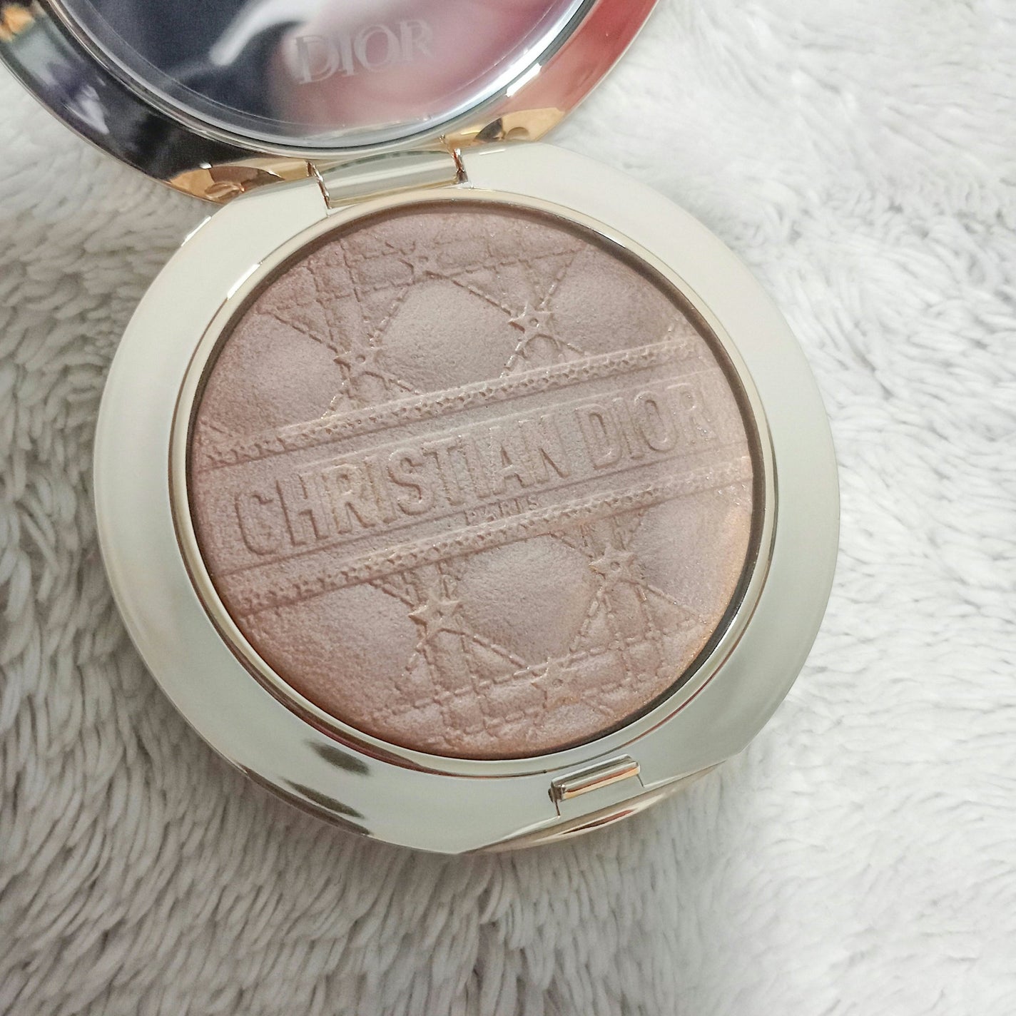 ディオールスキン フォーエヴァー グロウ ルミナイザー/Dior/ハイライトを使ったクチコミ(3枚目)