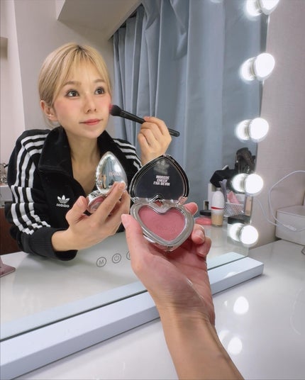 ヘアメイクみどり【YouTube】 on LIPS 「誰が使っても可愛くなれちゃうチーク見つけた😍😍😍リリーバイレッ..」(6枚目)