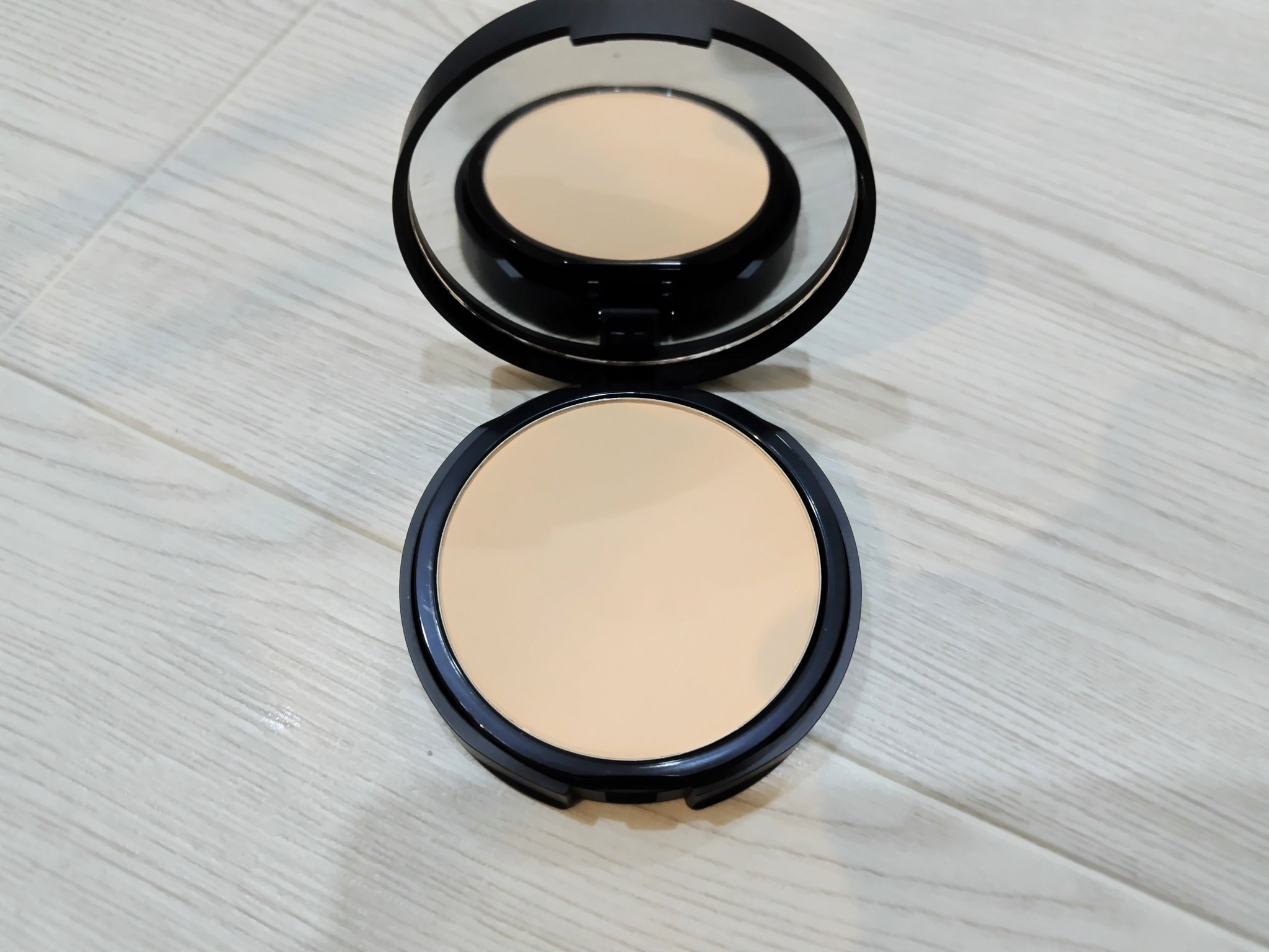 ベアプロ 24HR パウダー ファンデーション/bareMinerals/パウダーファンデーションを使ったクチコミ（3枚目）