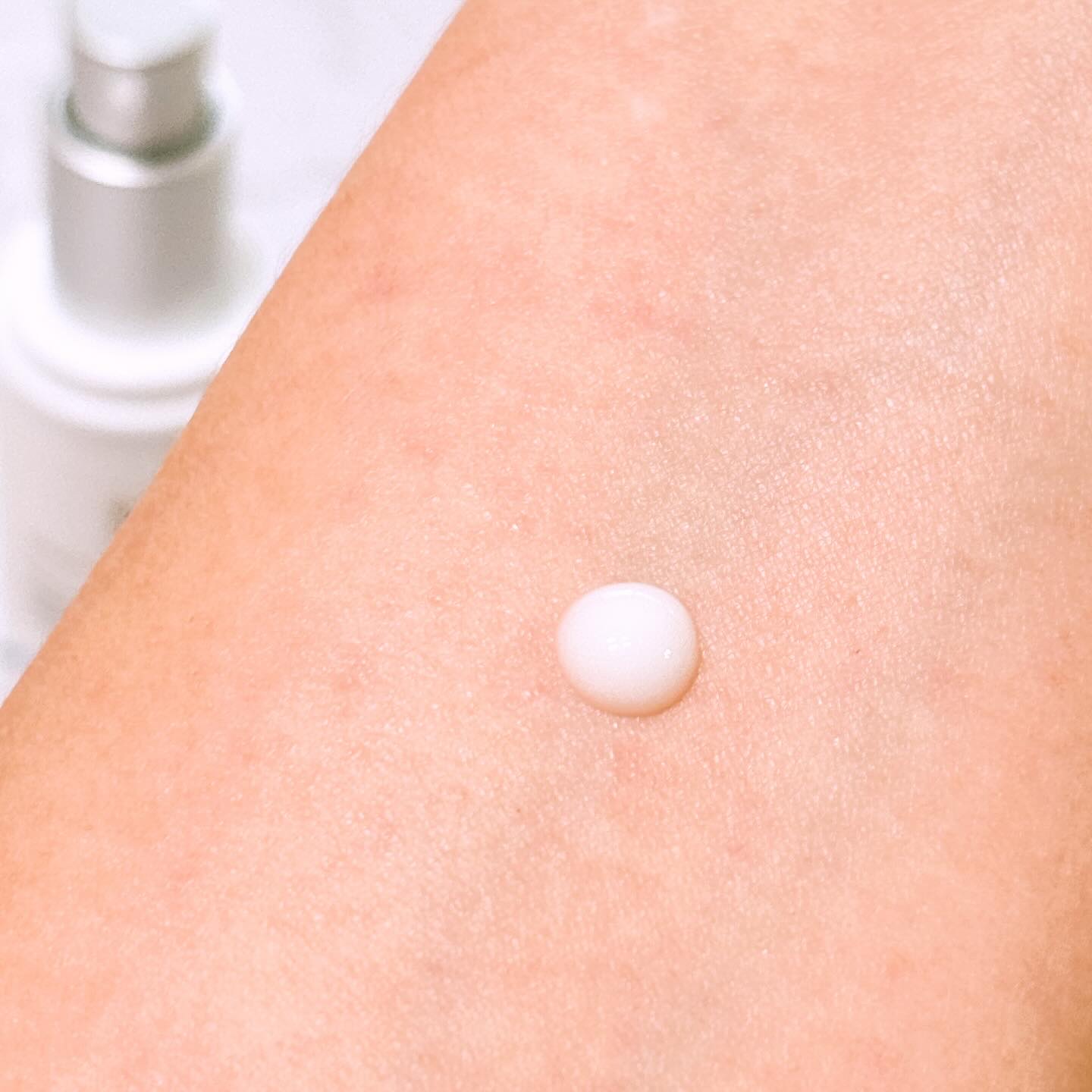 モイスチャライジングセラム/エトヴォス/美容液を使ったクチコミ（3枚目）