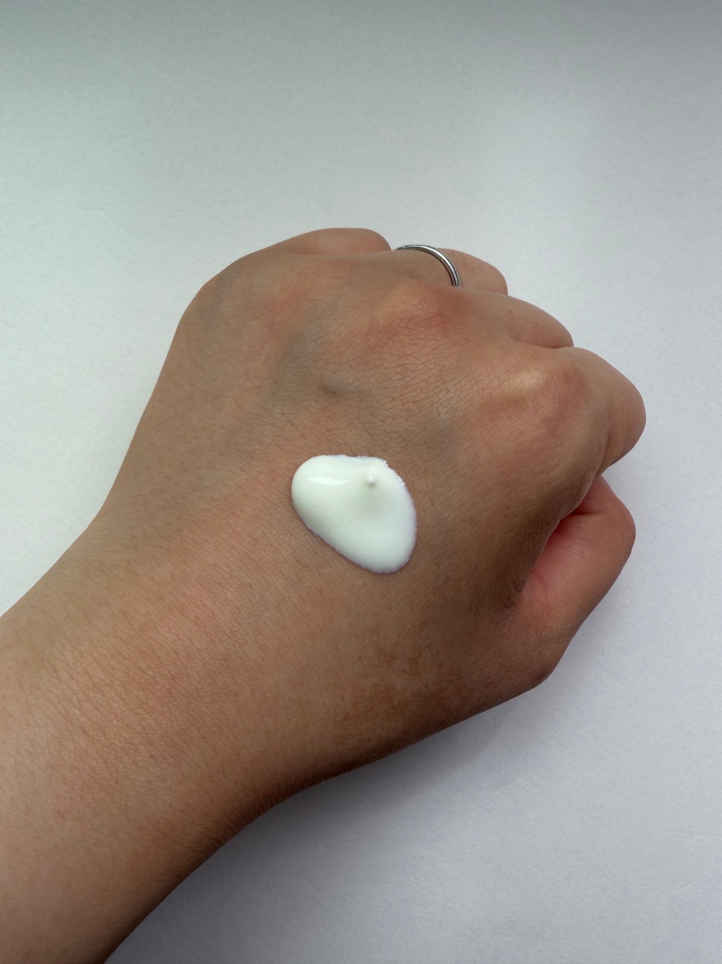 ヒアルーシカ ウォーターフィット サンセラム/SKIN1004/日焼け止めローションを使ったクチコミ(2枚目)