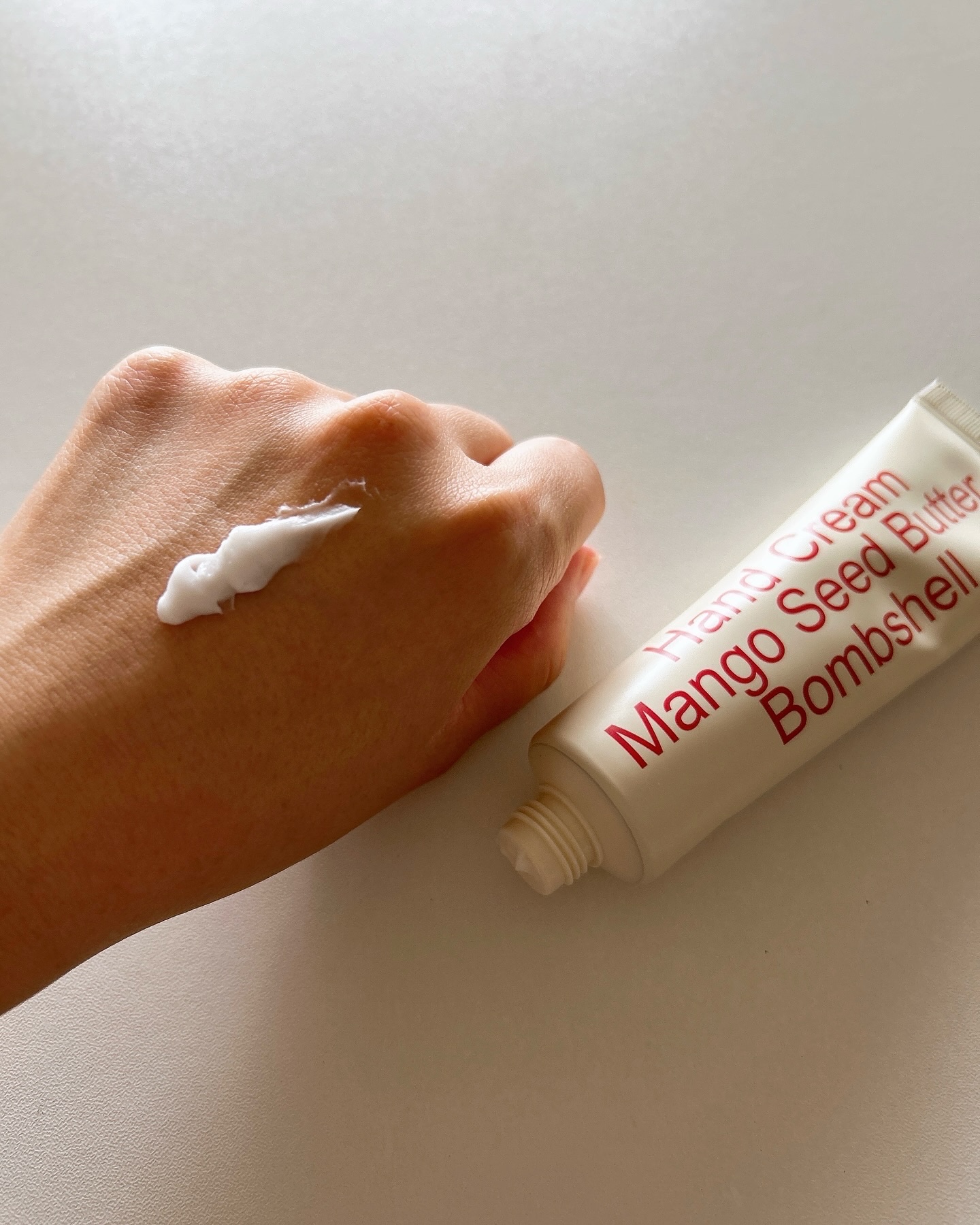 パフュームシルキーハンドクリーム/hetras/ハンドクリームを使ったクチコミ（2枚目）