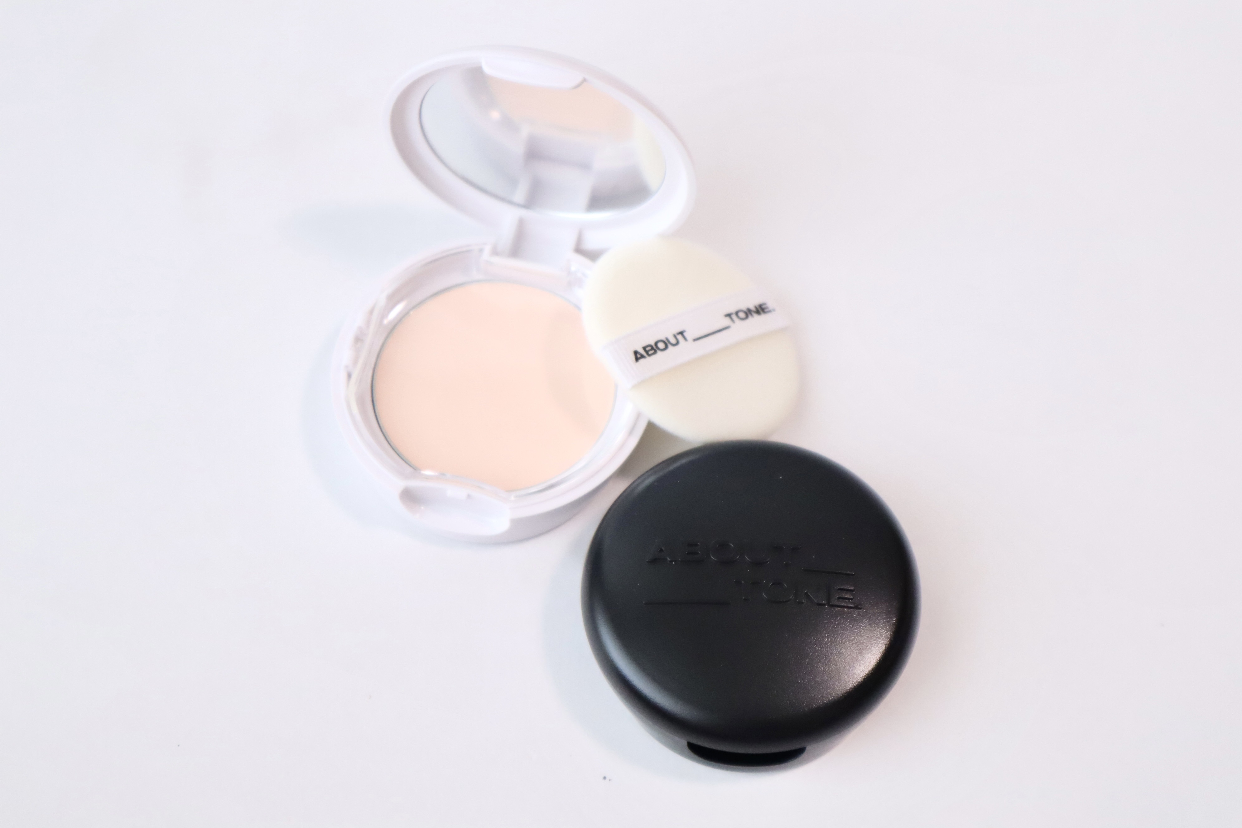 ブラーパウダーパクト/ABOUT TONE/プレストパウダーを使ったクチコミ（1枚目）