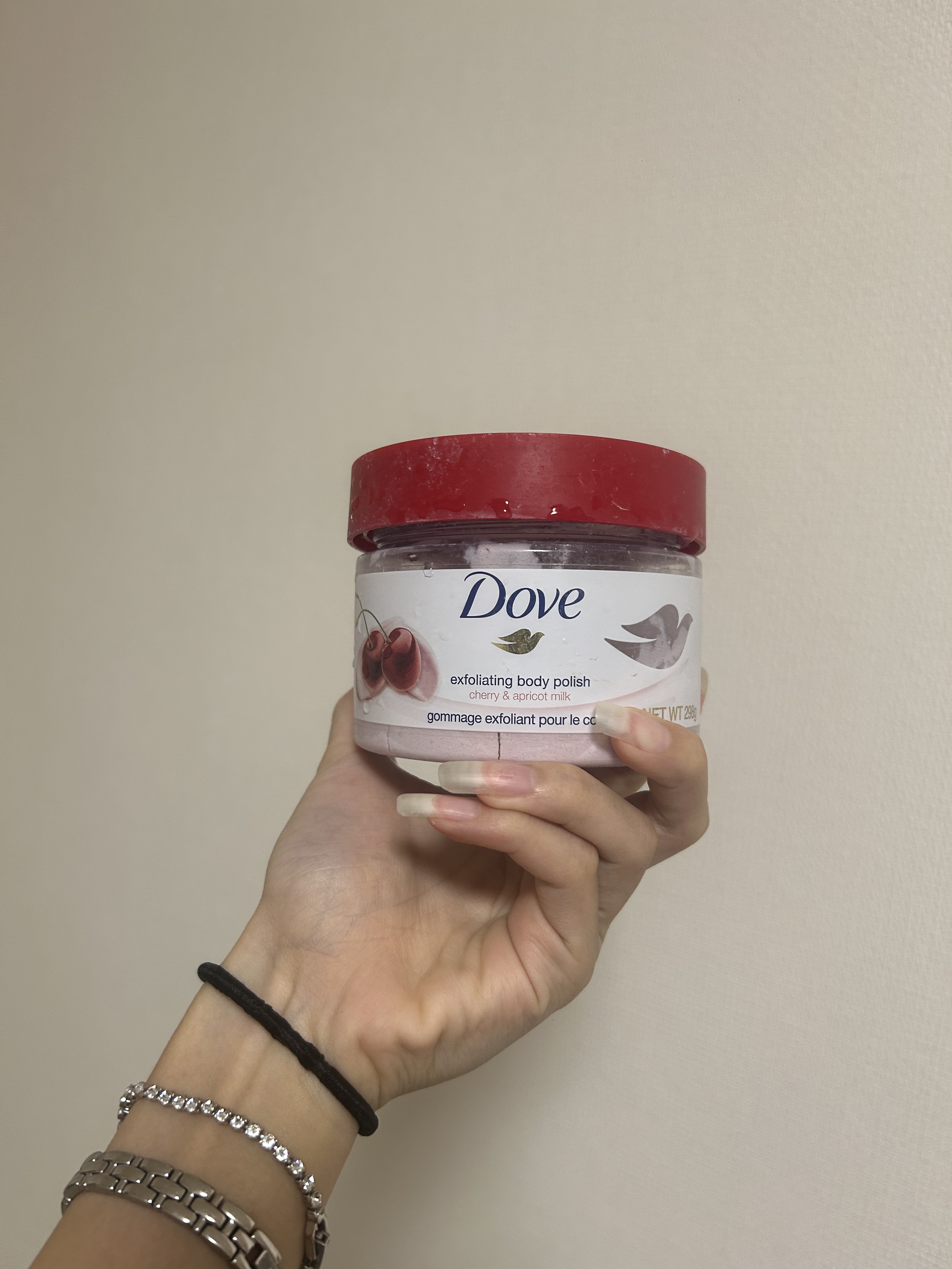 ダヴ ふわとろクリーミースクラブ ザクロ＆シアバター/ダヴ/ボディスクラブを使ったクチコミ（1枚目）