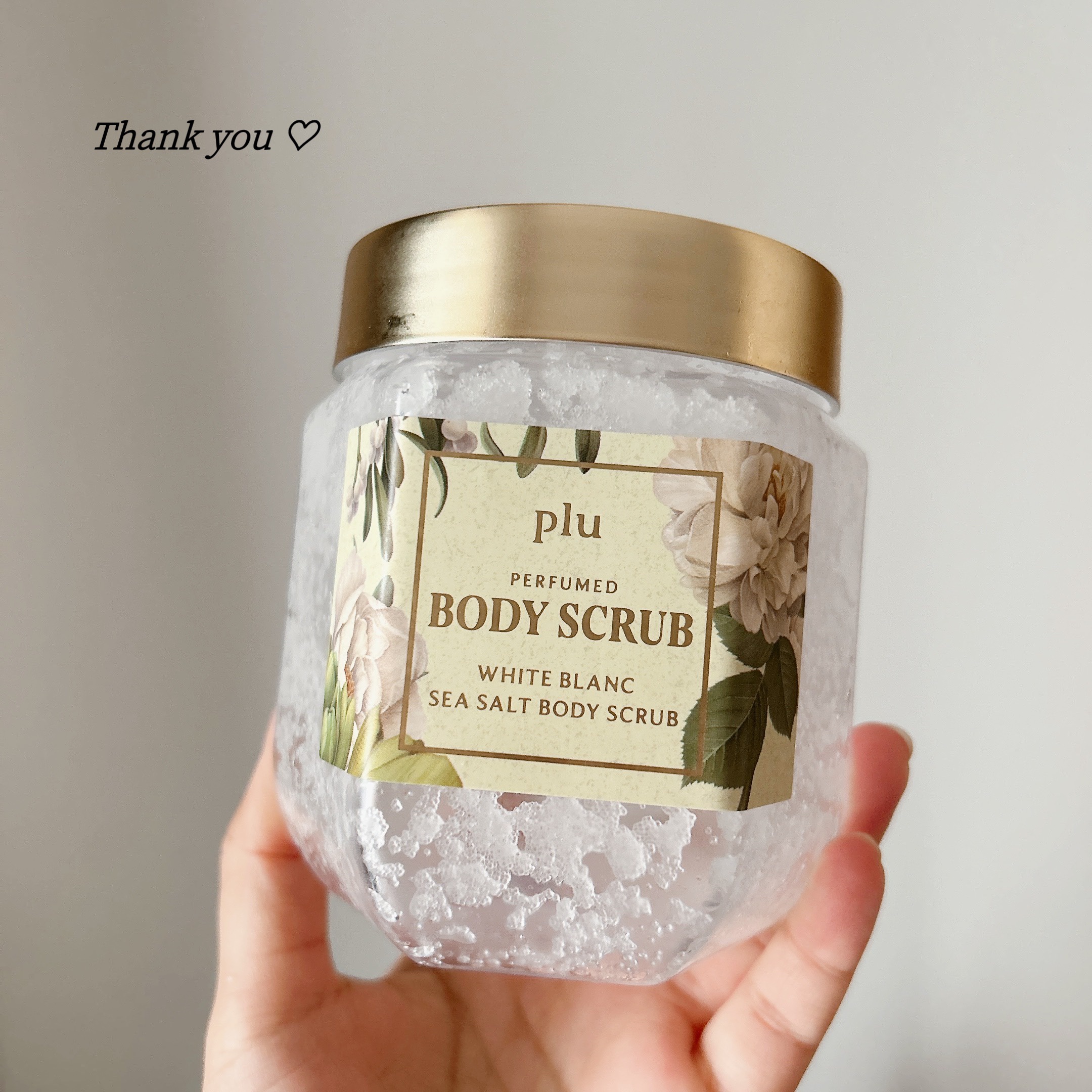 パヒュームドボディスクラブ ホワイトブラン/plu/ボディスクラブを使ったクチコミ（1枚目）