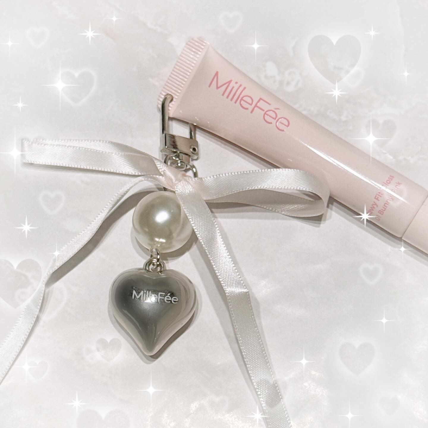 .
アインズ&トルペ様より
.
Xにてミルフィー様とのCPに当選し頂きました💕
.
MilleFée うるうるフィットグロス 01番
うさぎピンク 🐰💕
.
付属のチャームが可愛い🥹🩷
今こんな感じの可愛いチャーム付き流行ってるか