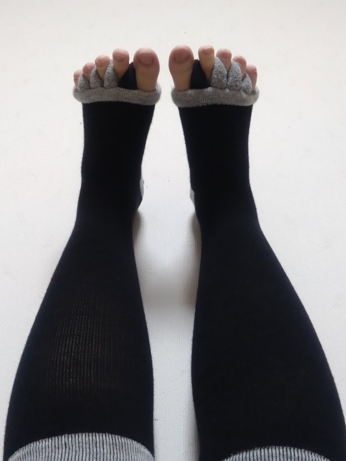 朱烏 on LIPS 「✍️購入メモスリムウォークの着圧ソックスを毎日履くと着圧が弱ま..」(1枚目)