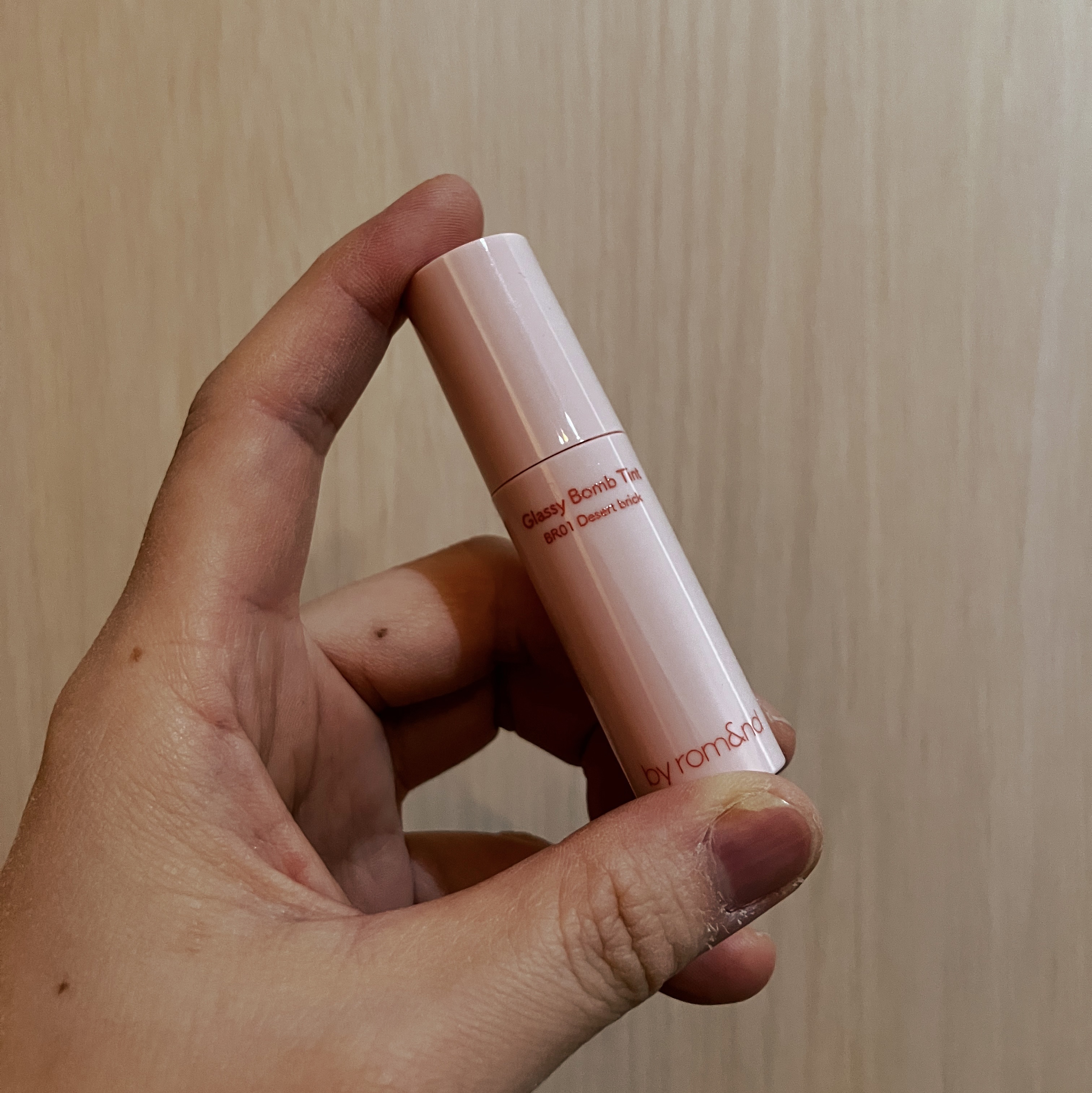 アンドバイロムアンド　グラッシーボムティント/&nd by rom&nd/リップティントを使ったクチコミ（1枚目）