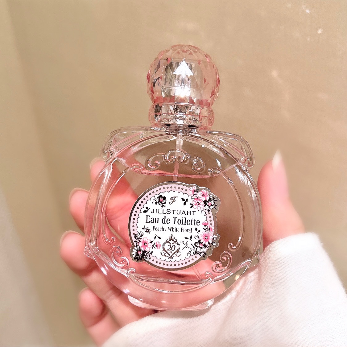 ジルスチュアート　ピーチー ホワイトフローラル　オードトワレ/JILL STUART/香水(レディース)を使ったクチコミ（2枚目）