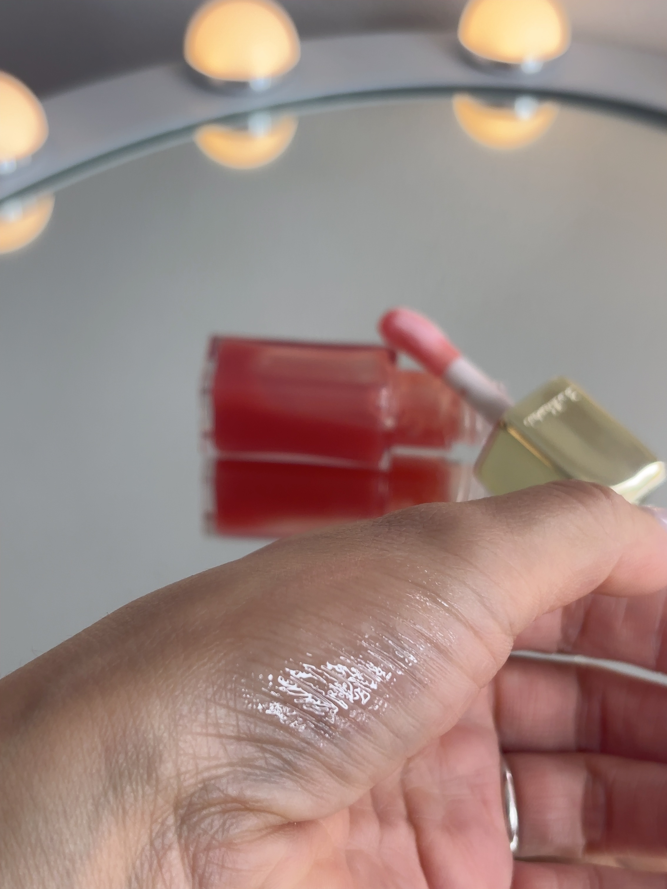 キスキス ビー グロウ オイル/GUERLAIN/リップグロスを使ったクチコミ（3枚目）