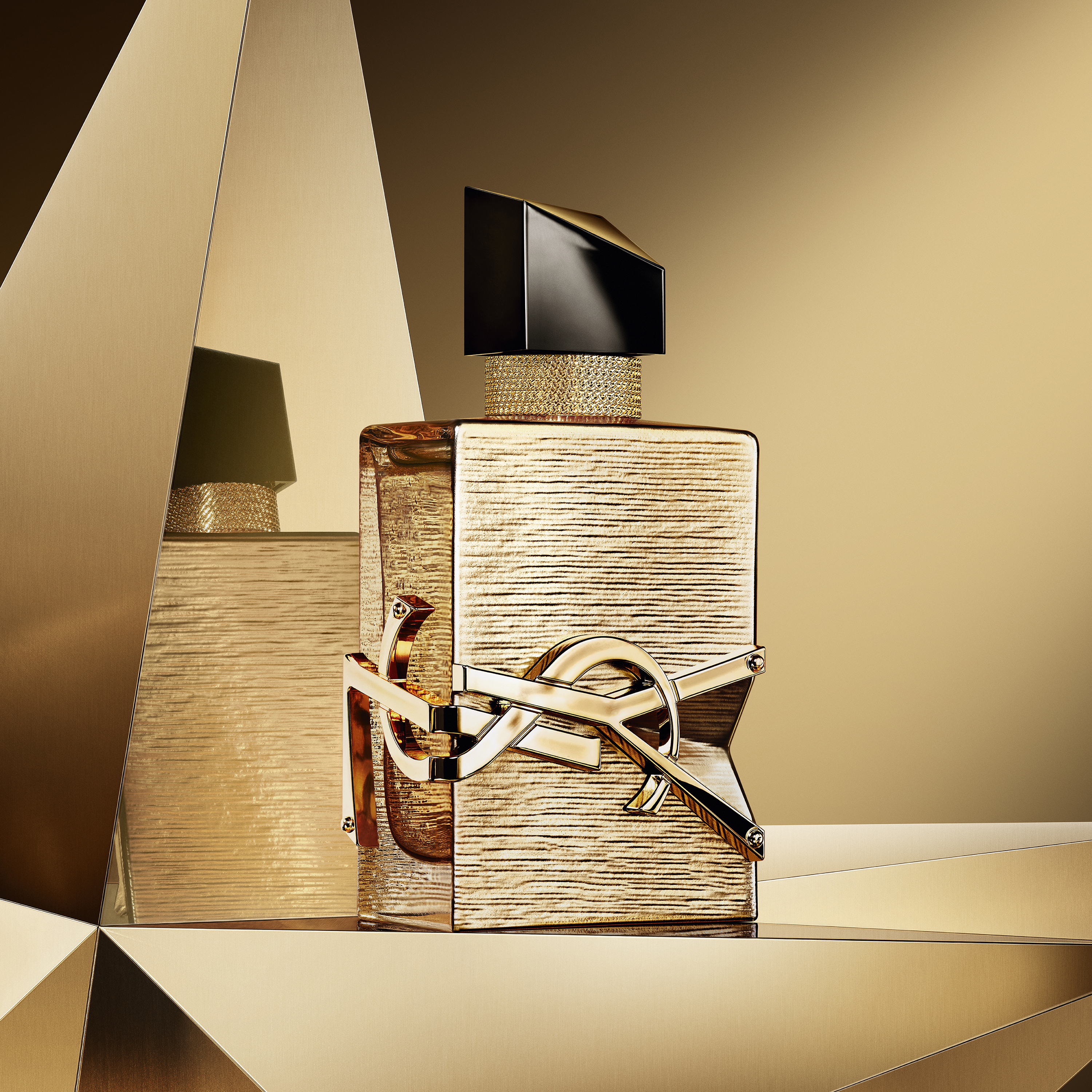 【全国発売】

2025 YSL NOEL COLLECTION
「ADORN IN GOLD」第1弾

「自由」を象徴する YSLのアイコンフレグランス「リブレ」から、ホリデーシーズン限定の「バニラ」が主役の特別な香りが登場。
ホリデーの