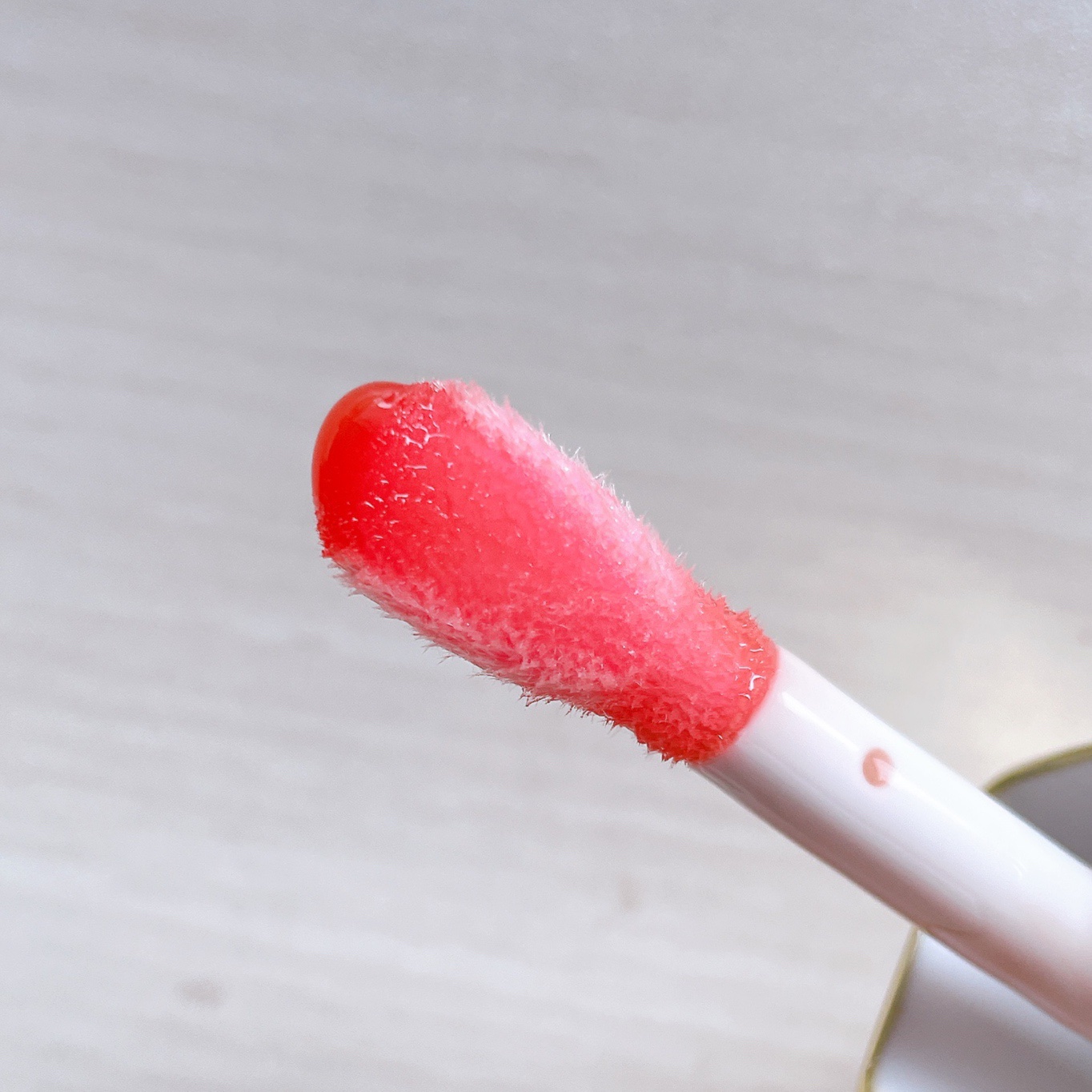 キスキス ビー グロウ オイル/GUERLAIN/リップグロスを使ったクチコミ（2枚目）