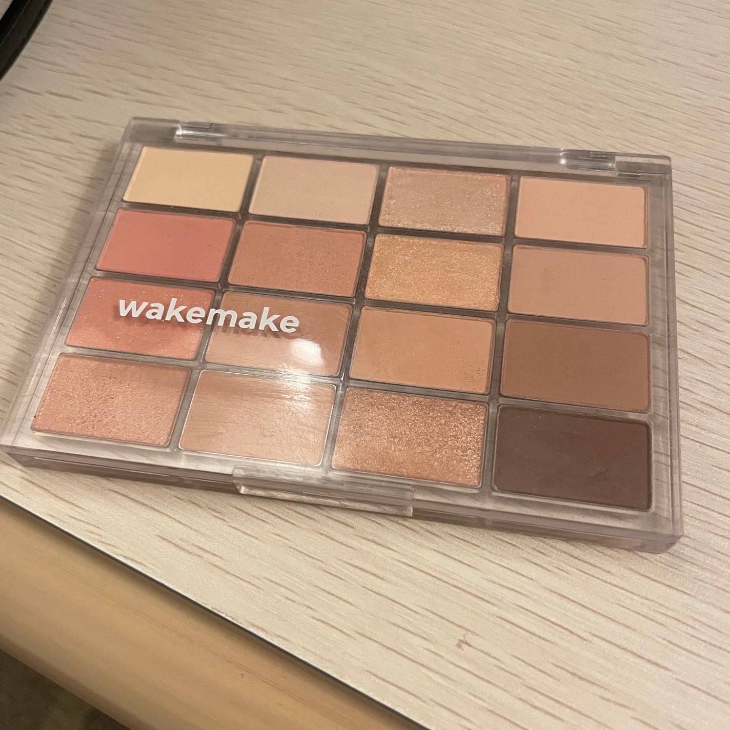 ソフトブラーリングアイパレット/wakemake/アイシャドウパレットを使ったクチコミ(1枚目)