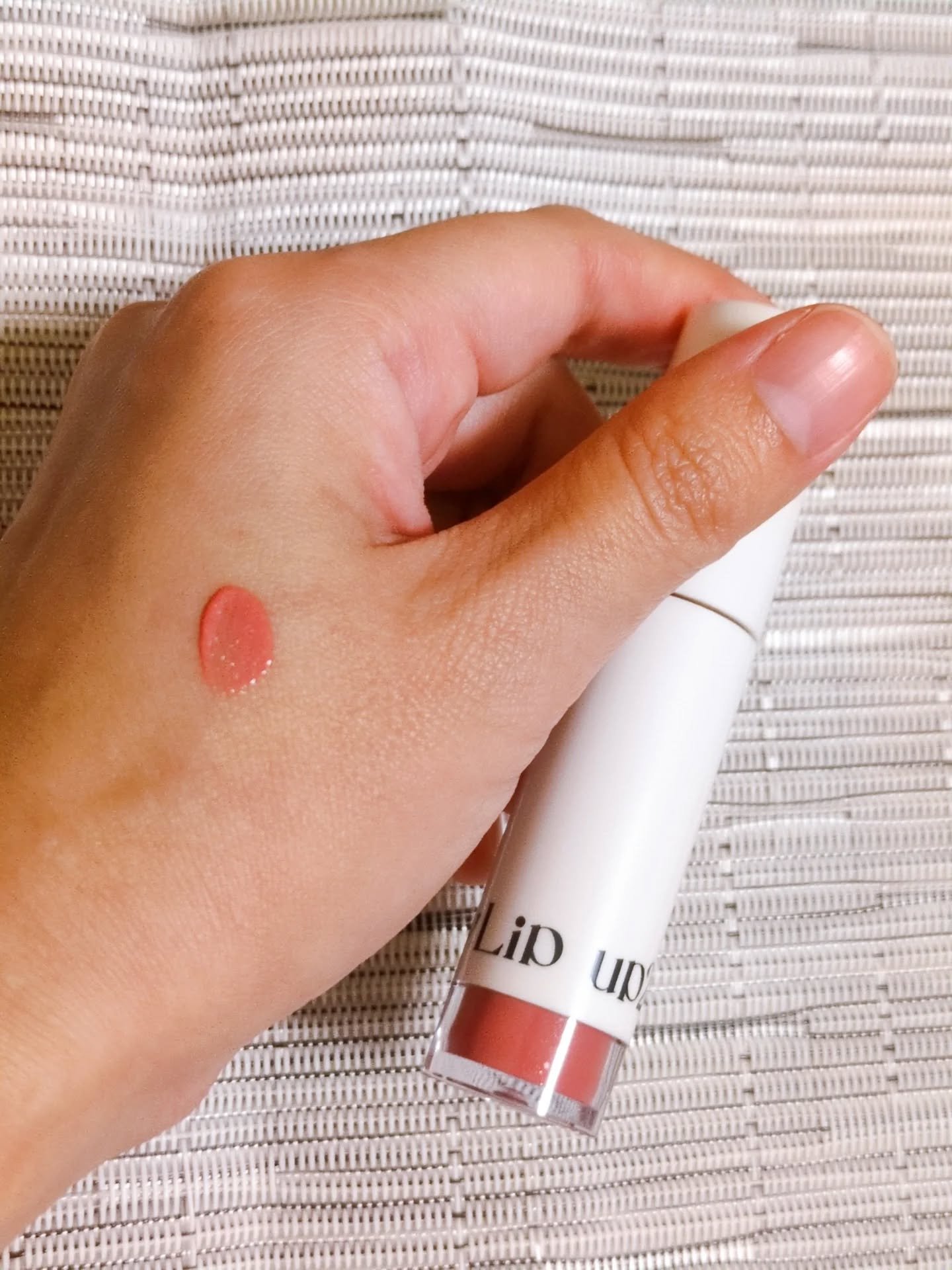 アップトゥーミー　ハグマイリップ　カラーロックプランパー/up2me/リッププランパーを使ったクチコミ（3枚目）