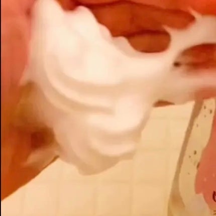 ライスコロッケのクチコミ「 泡がホイップクリームみたいなんです、肌あたりの良い泡はすーっと伸ばすだけ!摩擦レスで汚れオフ.....」(2枚目)