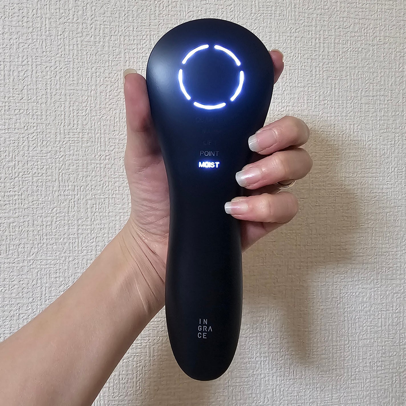 シュンプウ on LIPS 「INGRACEの美顔器INGRACEPullquart真っ白で..」(1枚目)