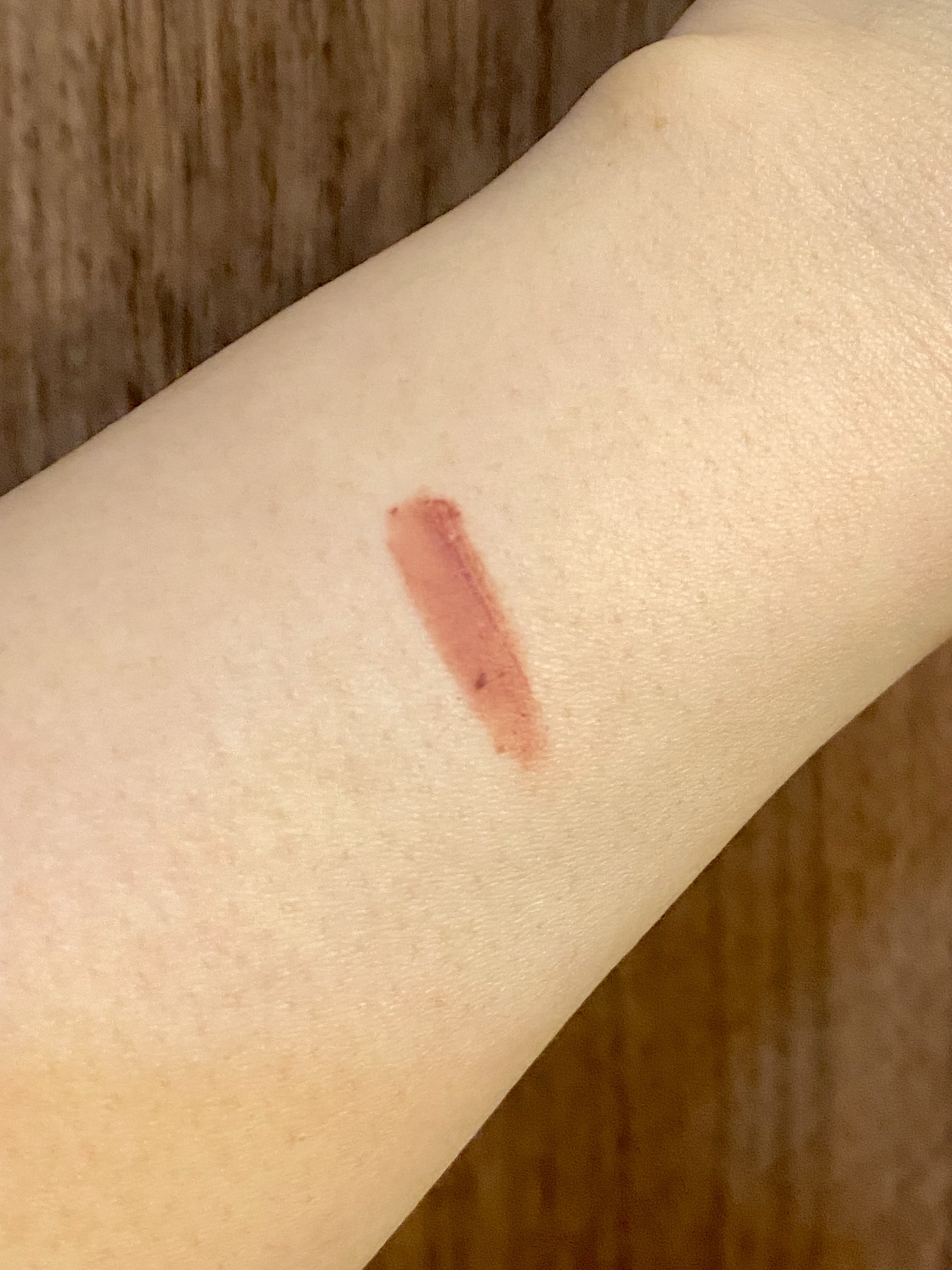 スーパーマットリップ＆チークマッド EM10 クイーンローズティー/INTO U/口紅を使ったクチコミ（2枚目）