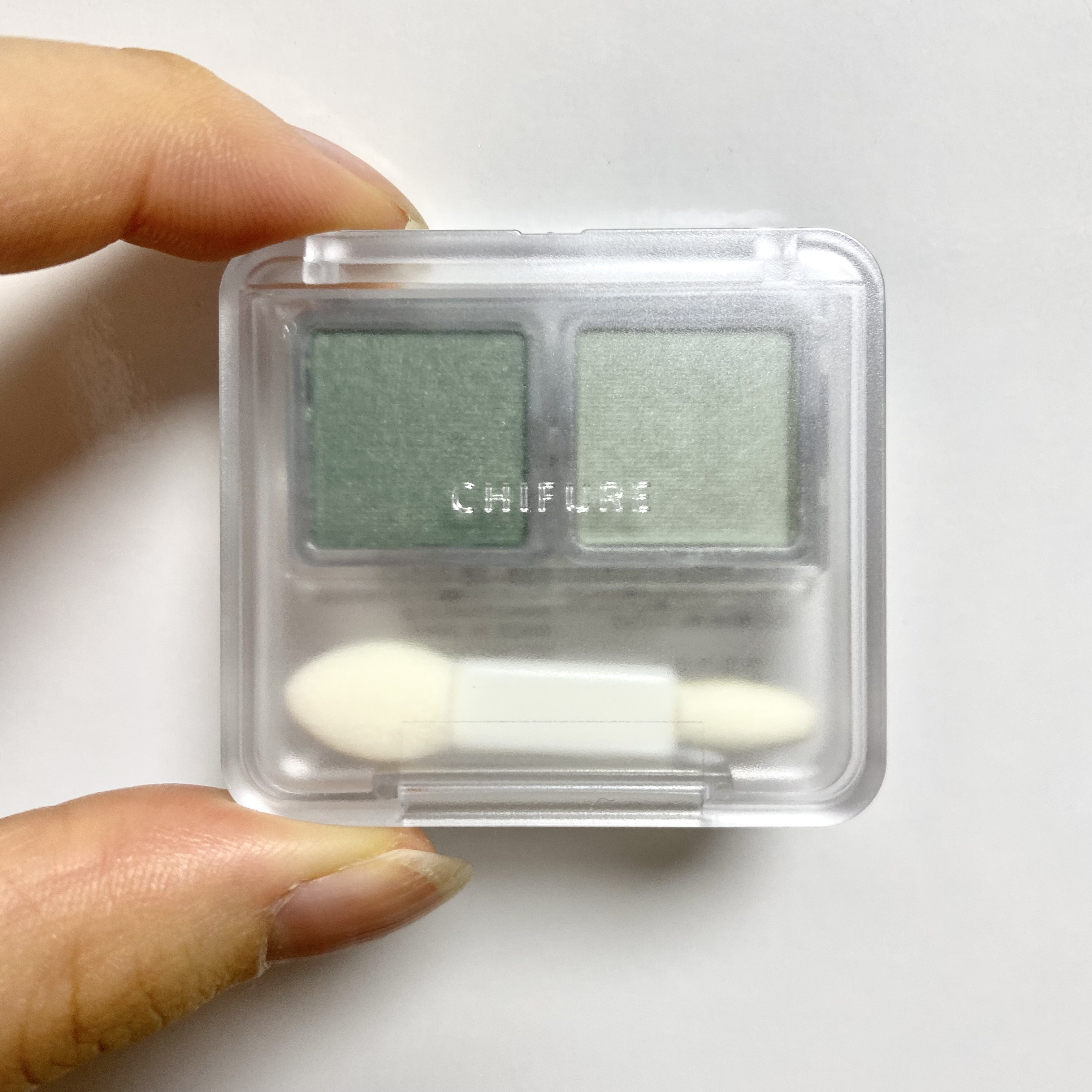 ツイン カラー アイシャドウ 84 グリーン系/ちふれ/アイシャドウパレットを使ったクチコミ（1枚目）