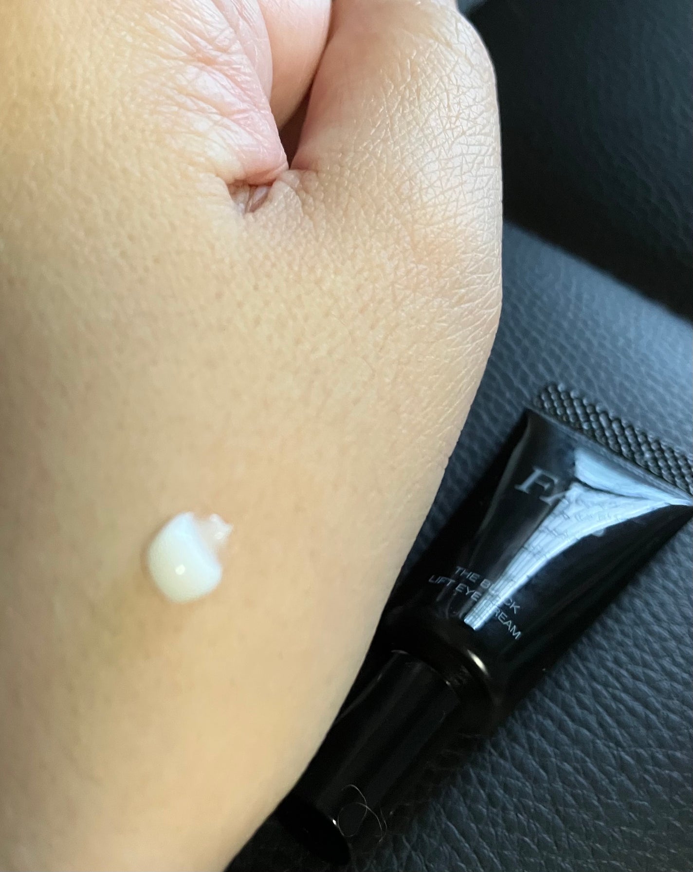 FAS ザ ブラック リフト アイクリーム/FAS/アイケア・アイクリームを使ったクチコミ(2枚目)