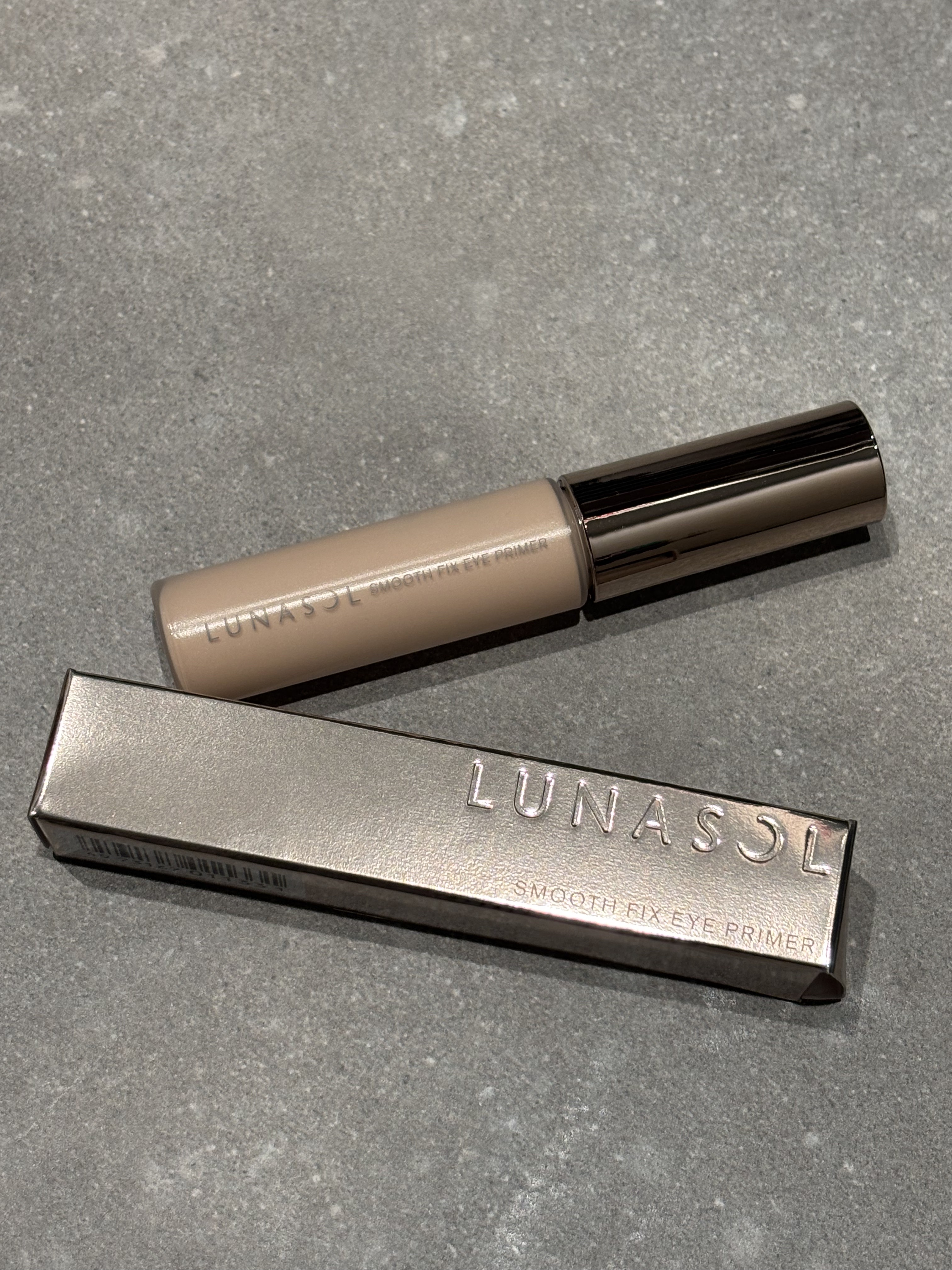 ルナソル スムースフィックスアイプライマー/LUNASOL/アイシャドウベースを使ったクチコミ（1枚目）