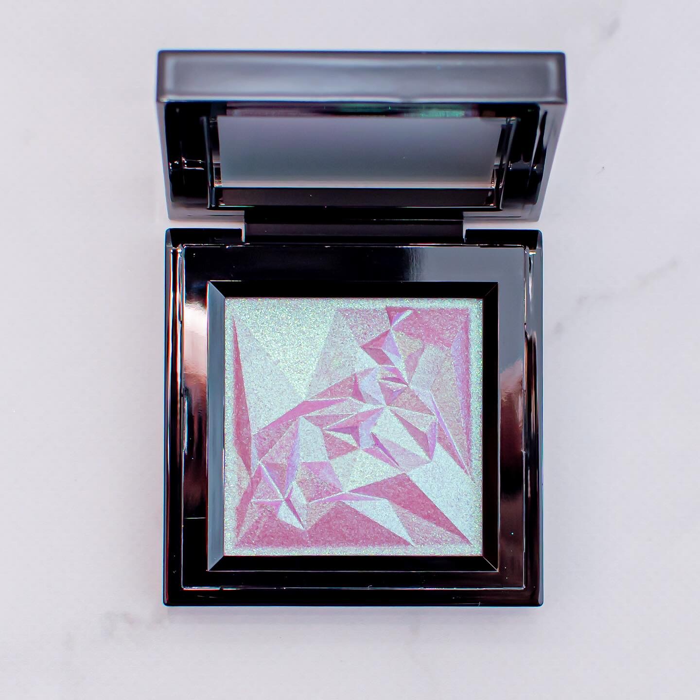 クラッシュド ジェム/shu uemura/単色アイシャドウを使ったクチコミ（2枚目）