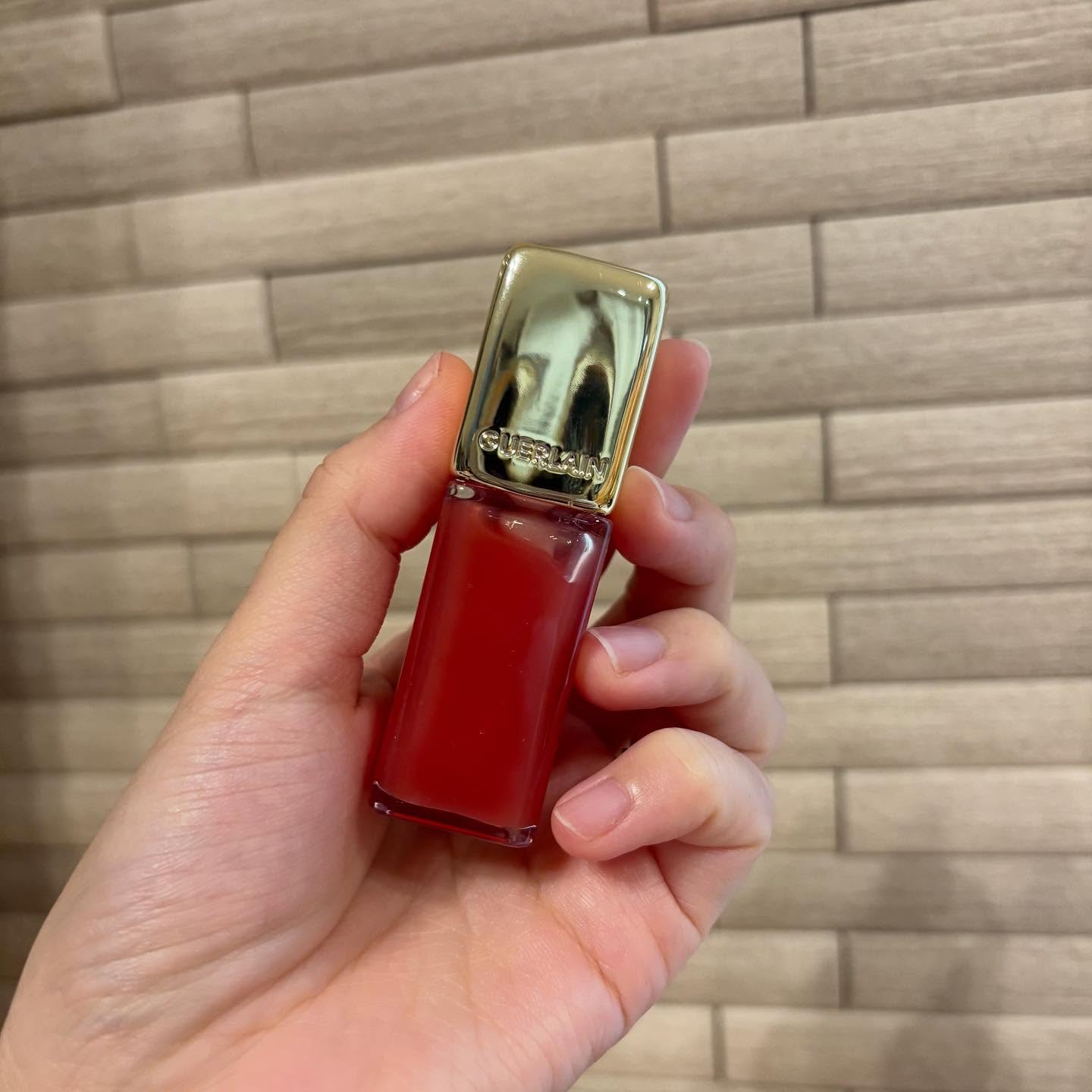 キスキス ビー グロウ オイル/GUERLAIN/リップグロスを使ったクチコミ（2枚目）