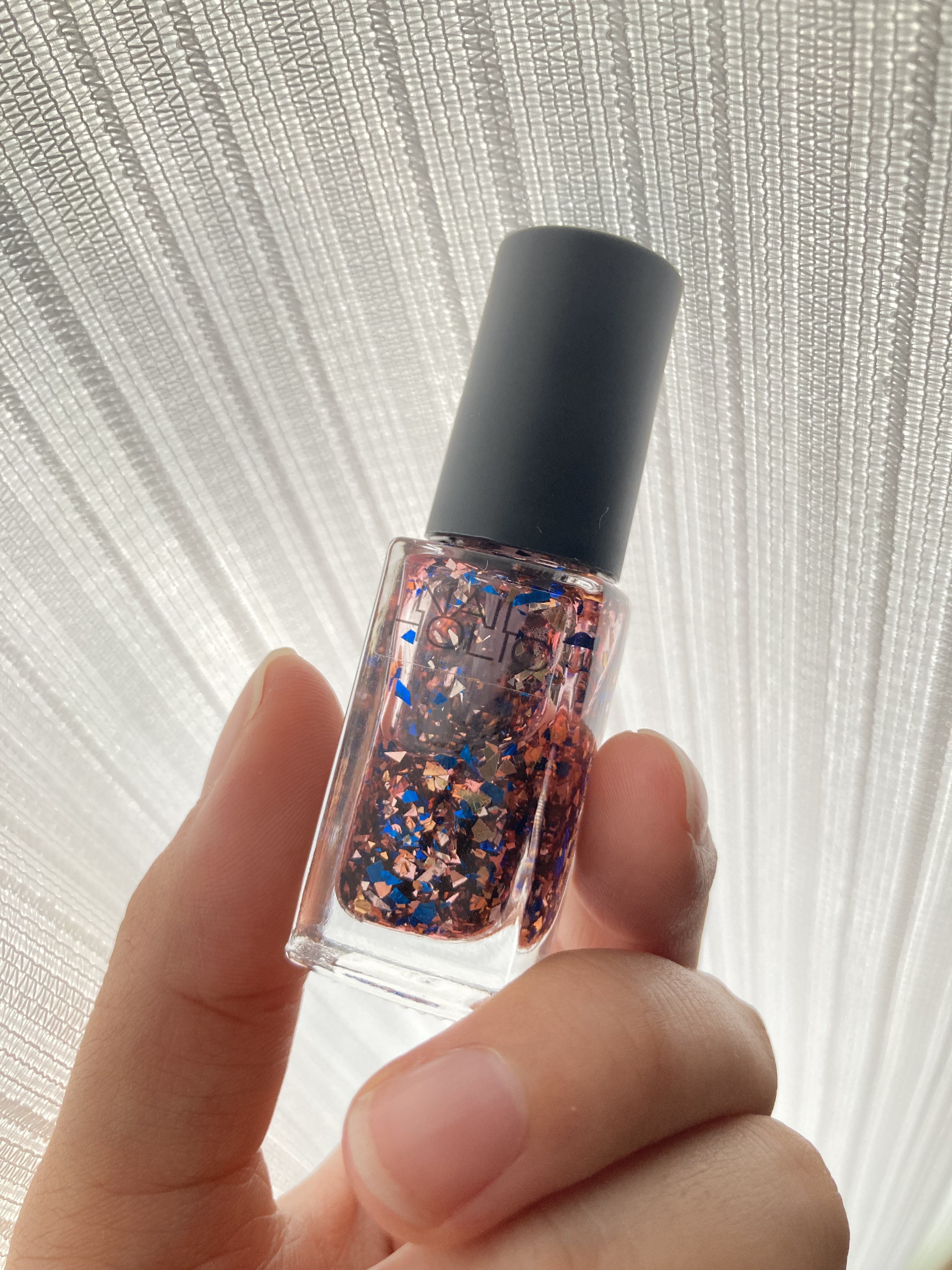 👣指先からクリスマス気分🎁✨

ジェルネイルオフして、セルフネイル💅
ほんのり血色感の出るピンクで指先が自然に華やかに💕
ざくざくラメがぎっしりでテンションUP⤴️
青とゴールドのラメで、クリスマス気分も満点🎁✨

見るたびワクワ