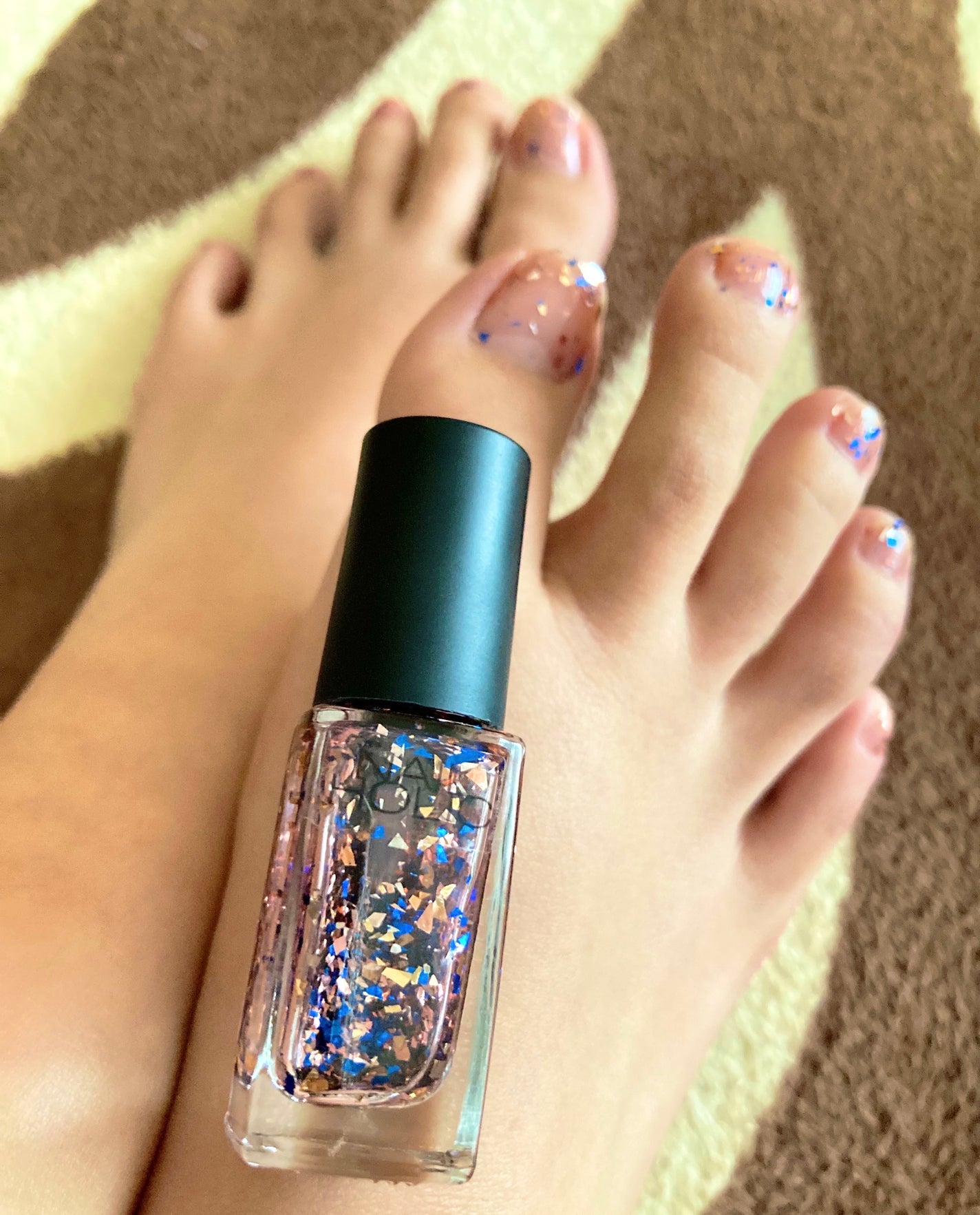 ネイルホリック パーティーフレーク/ネイルホリック/マニキュアを使ったクチコミ(1枚目)