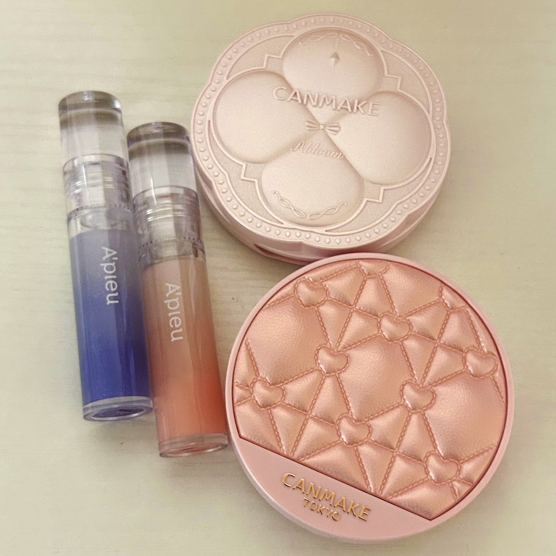 マシュマロフィニッシュパウダー　～Abloom～/キャンメイク/プレストパウダーを使ったクチコミ（2枚目）