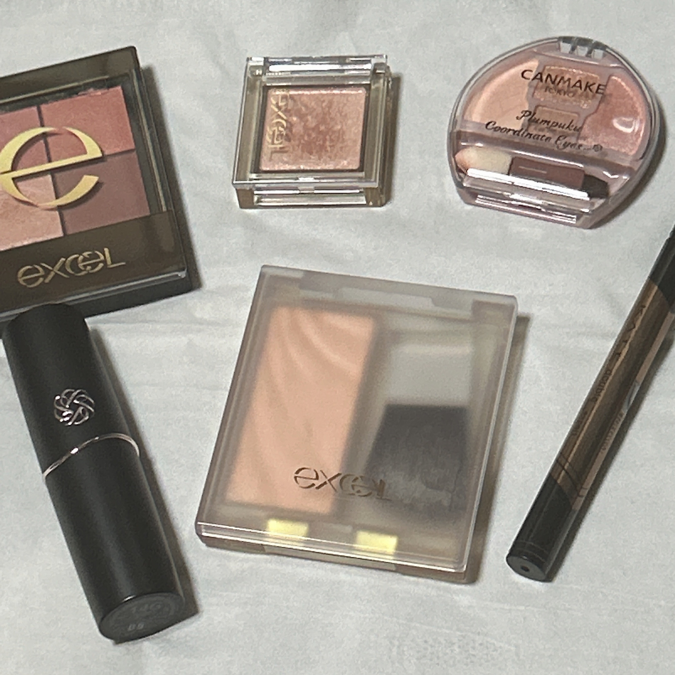 ドレープド シマーグロウ/excel/パウダーハイライトを使ったクチコミ（2枚目）