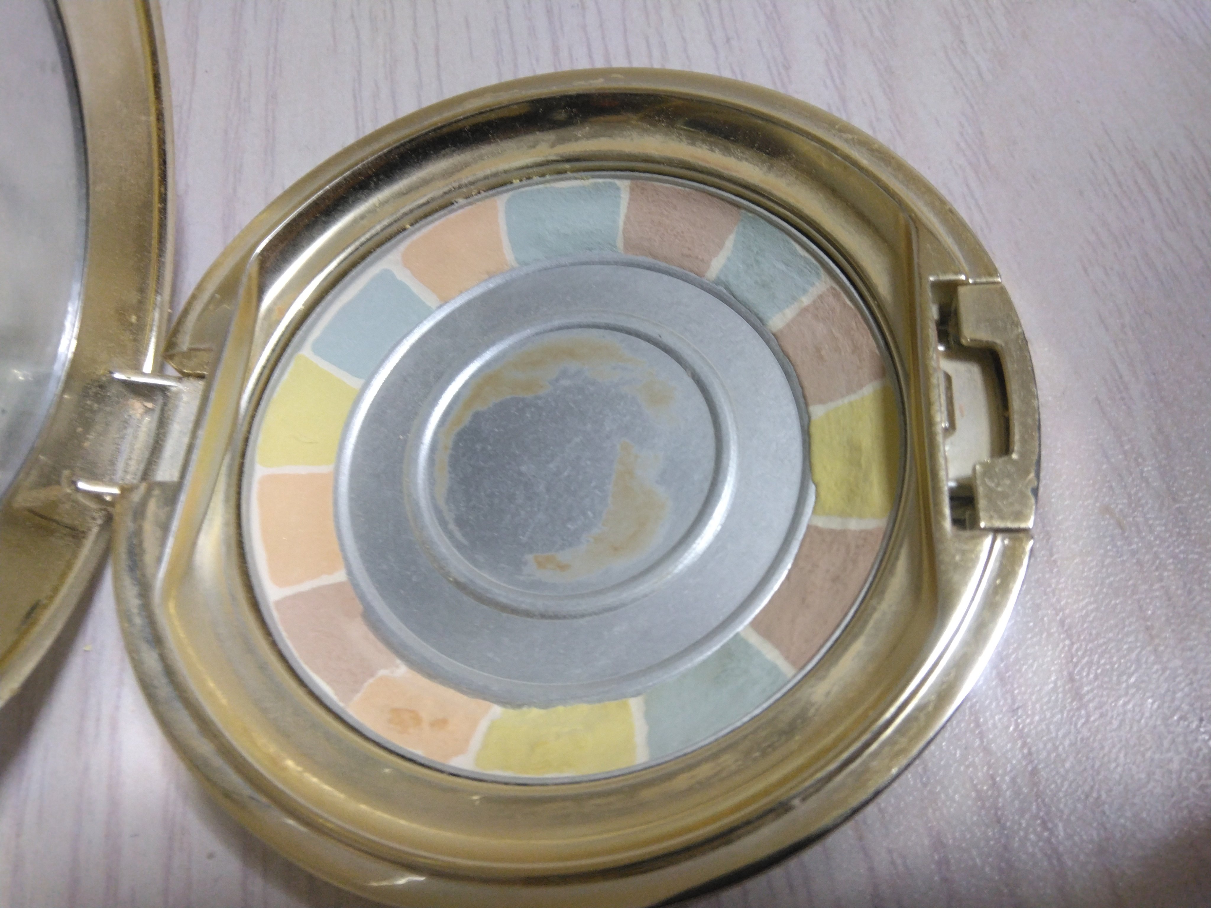 ラ プードル オートニュアンス/Elégance/プレストパウダーを使ったクチコミ（2枚目）