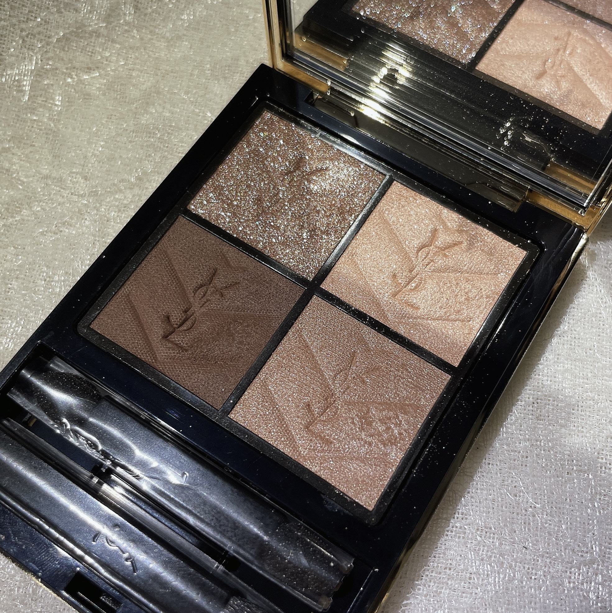 クチュール ミニ クラッチ/YVES SAINT LAURENT BEAUTE/アイシャドウパレットを使ったクチコミ（2枚目）