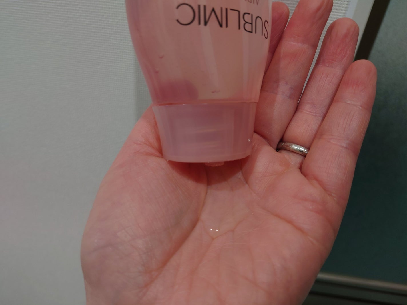 ににょ on LIPS 「サブリミックエアリーフローシャンプーh、&トリートメントhお試..」(2枚目)