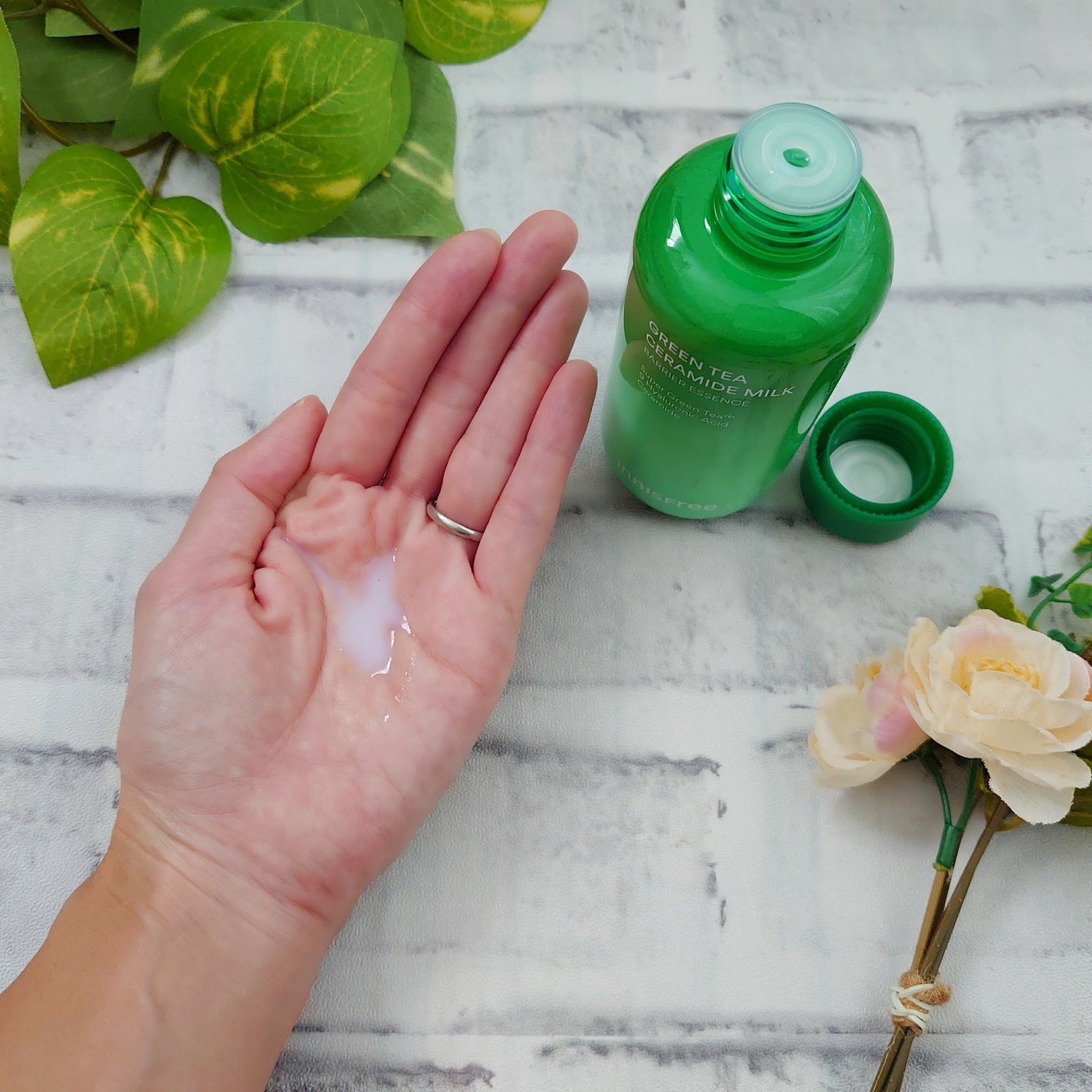 グリーンティー セラミド ミルク エッセンストナー/innisfree/化粧水を使ったクチコミ(3枚目)