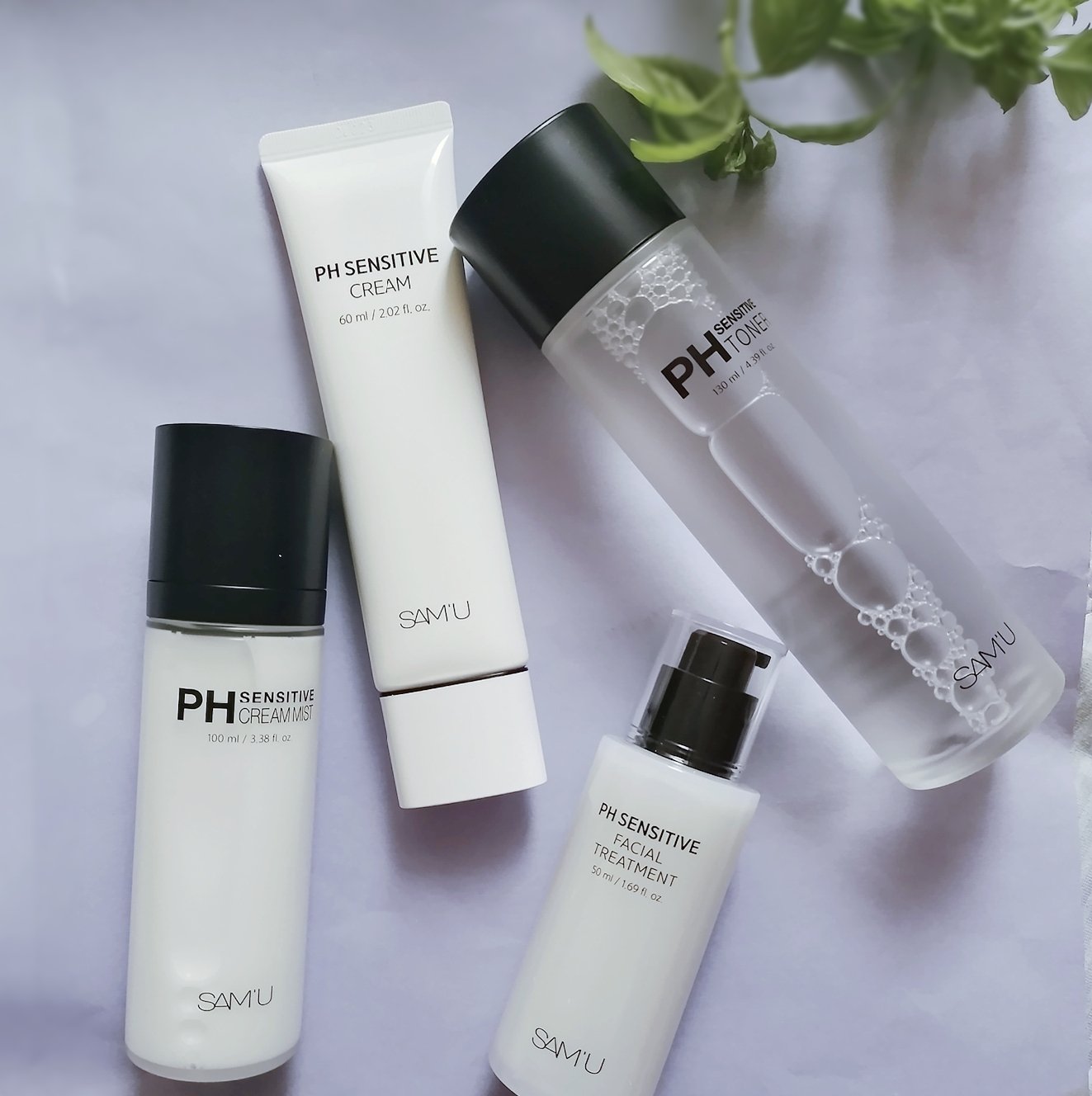 sam'uの定番、PHセンシティブライン

どれもやさしい使い心地で、肌が敏感なときも安心🌿

特に気に入ったのがPHセンシティブクリーム

さらりと馴染んで長時間しっとり
シンプルだけど手放せない

チューブタイプで衛生的に使えるのもう